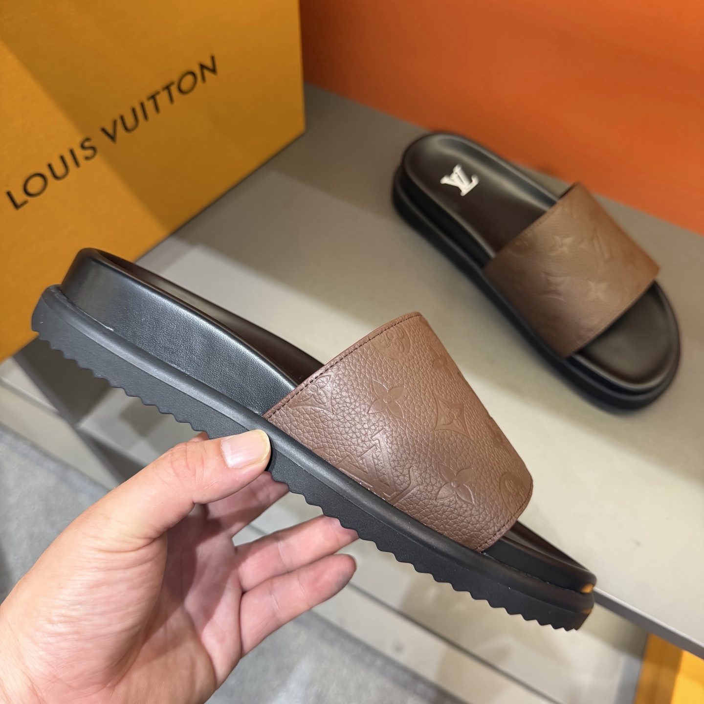 LV shoe
