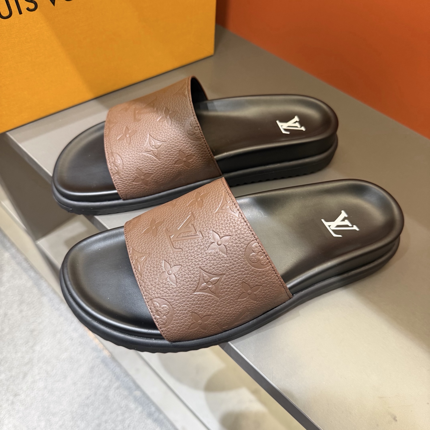 LV shoe