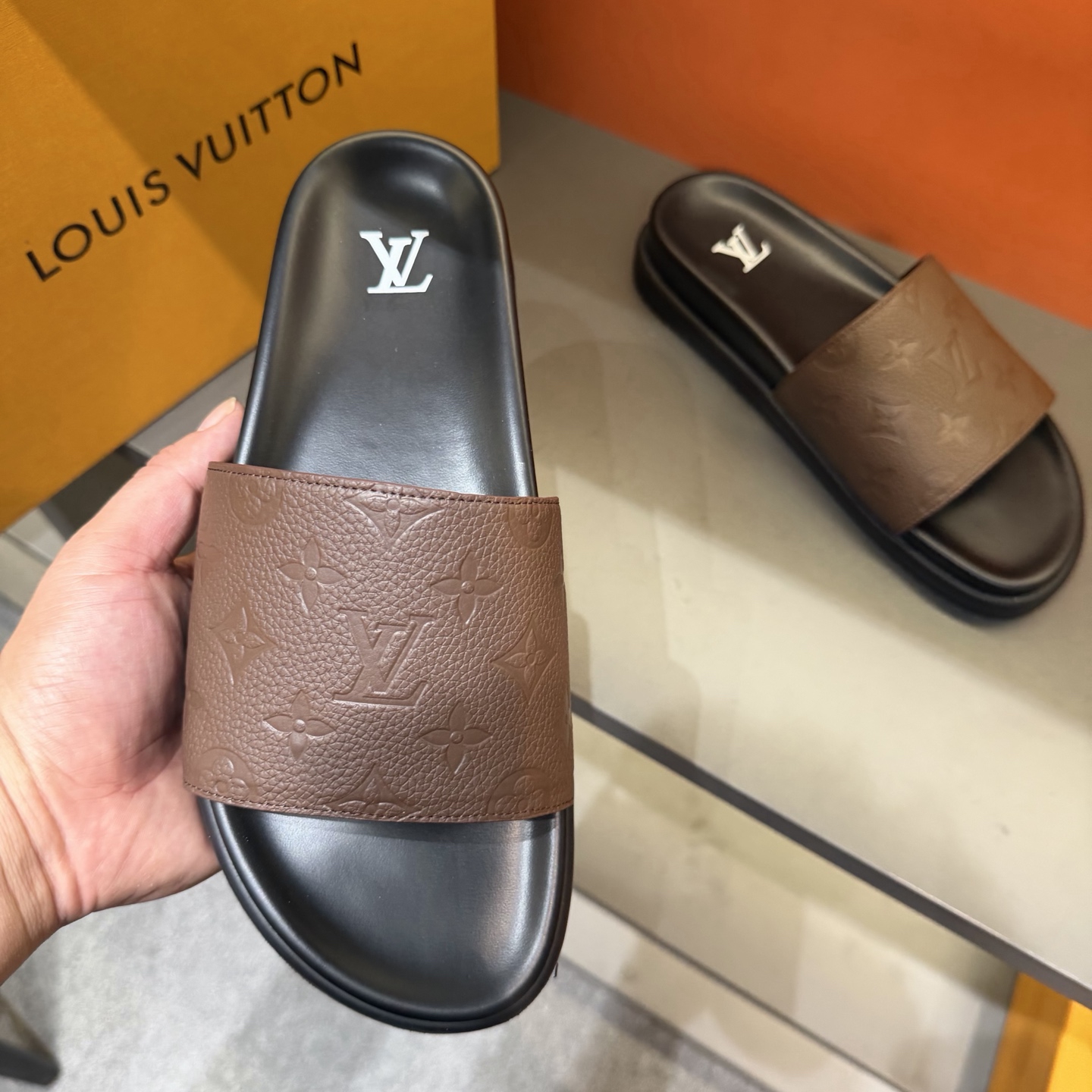 LV shoe