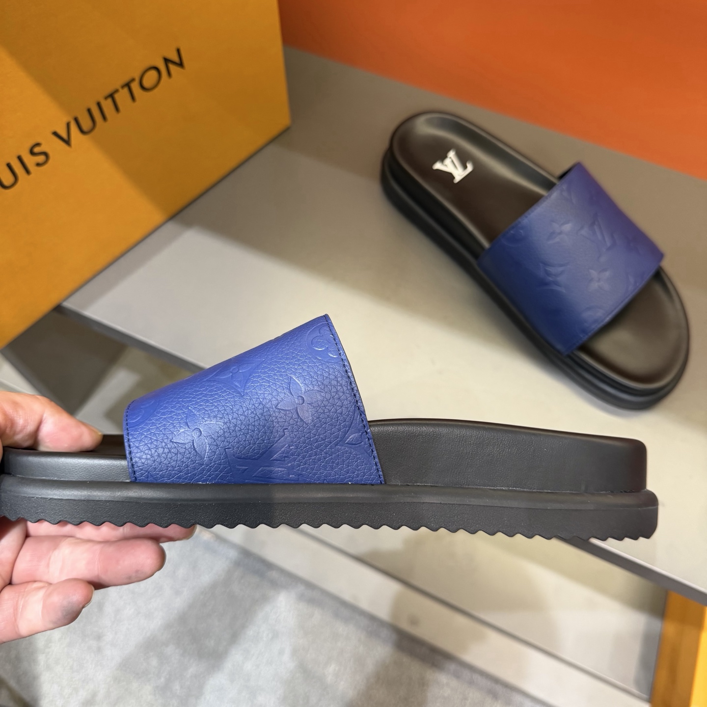 LV shoe