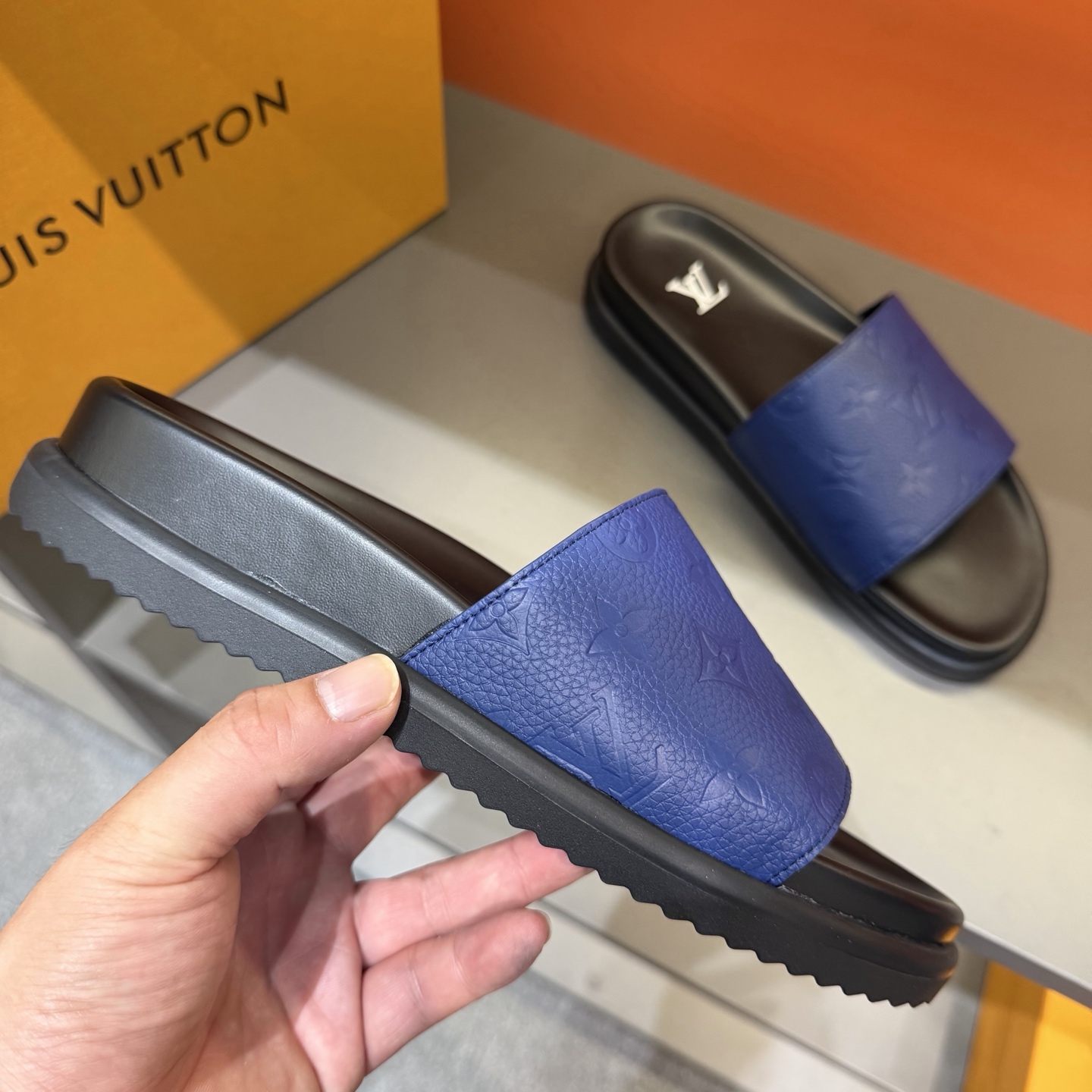 LV shoe