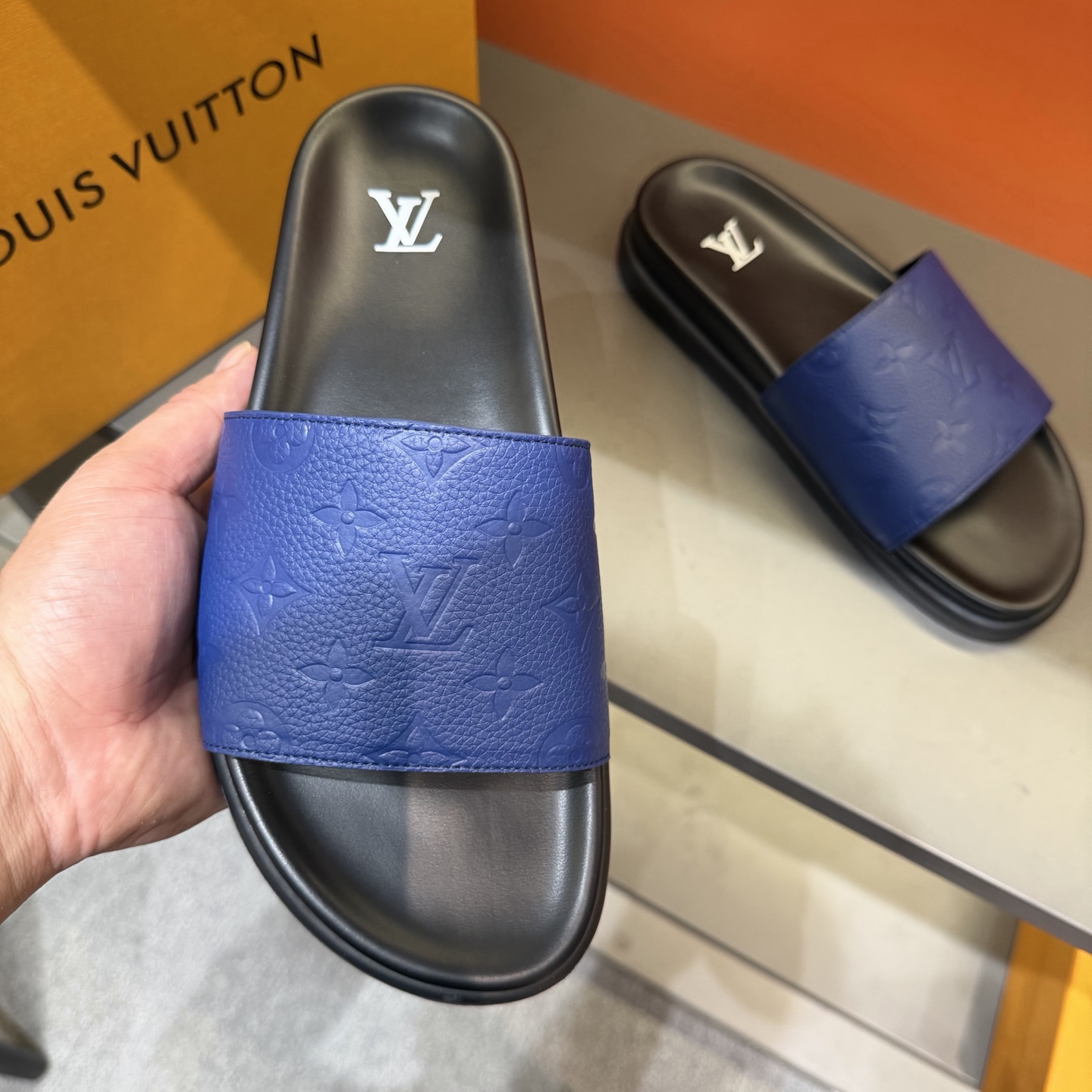 LV shoe