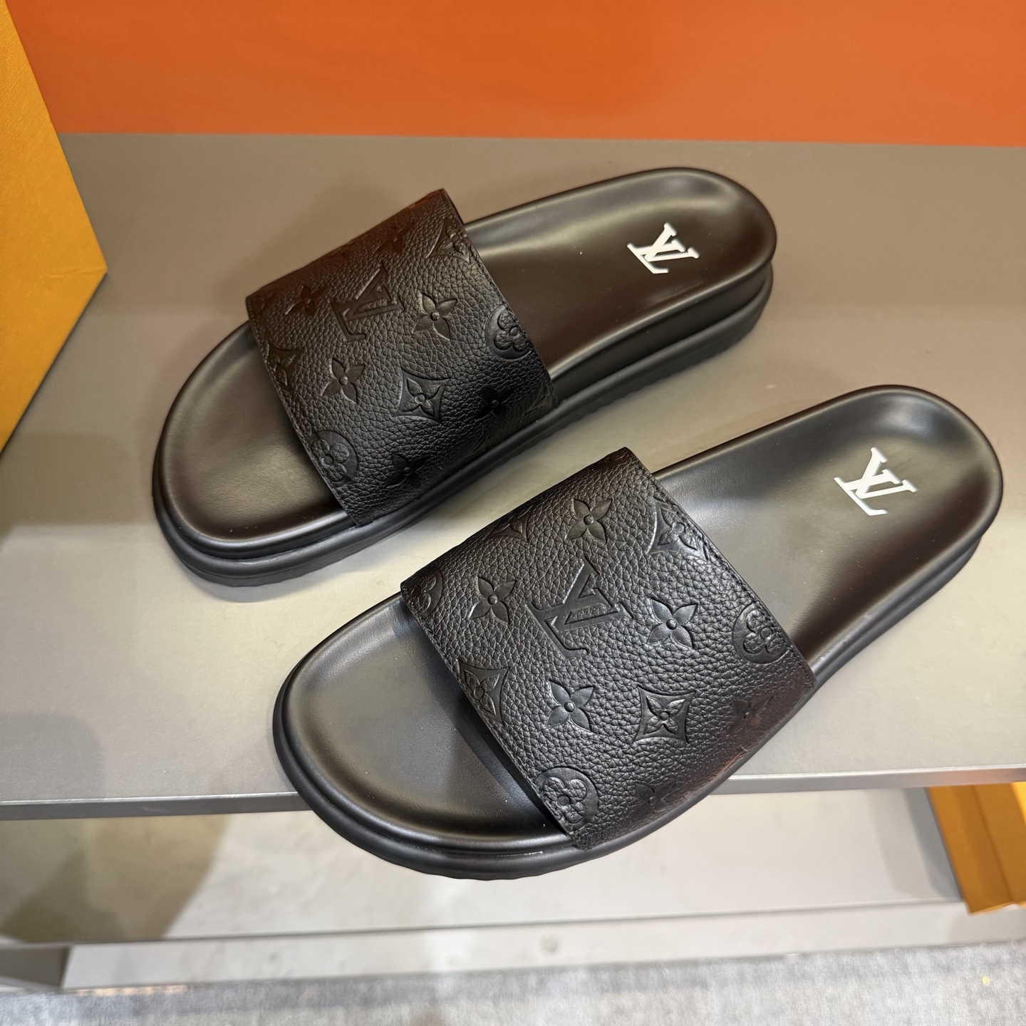 LV shoe