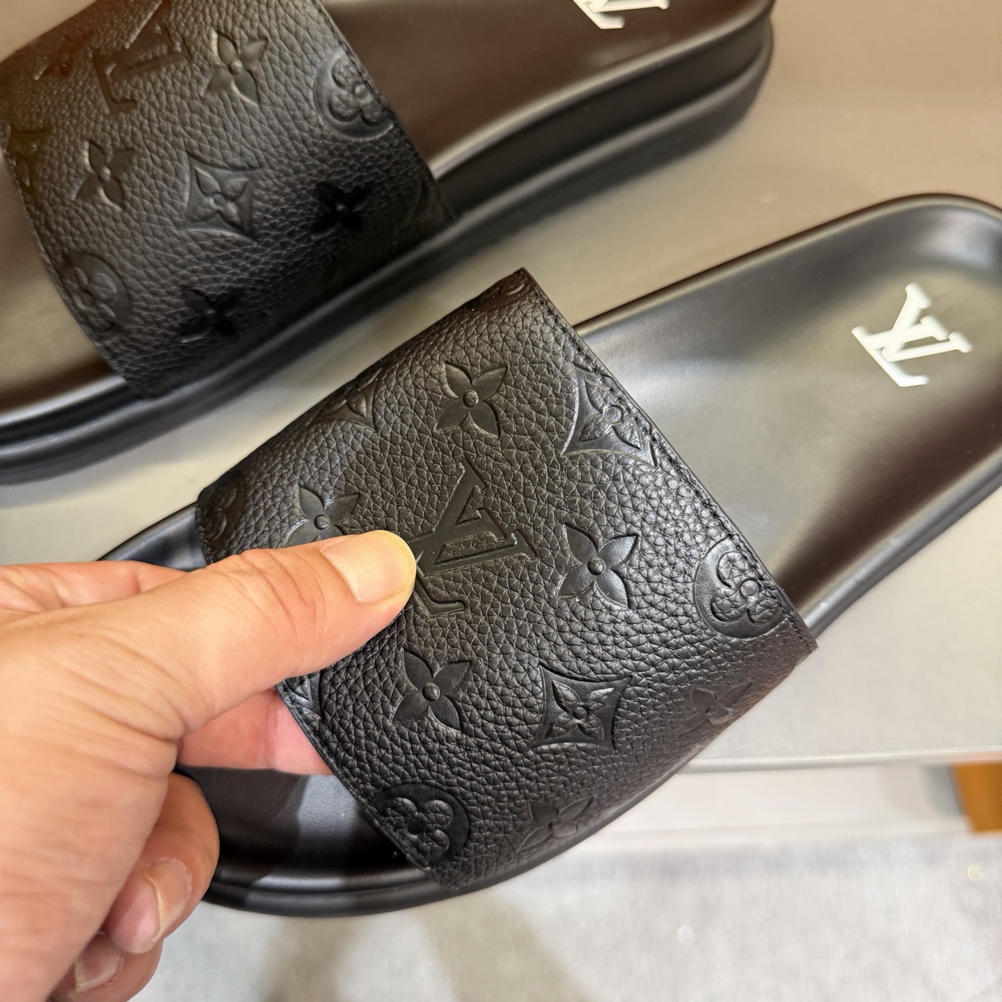 LV shoe