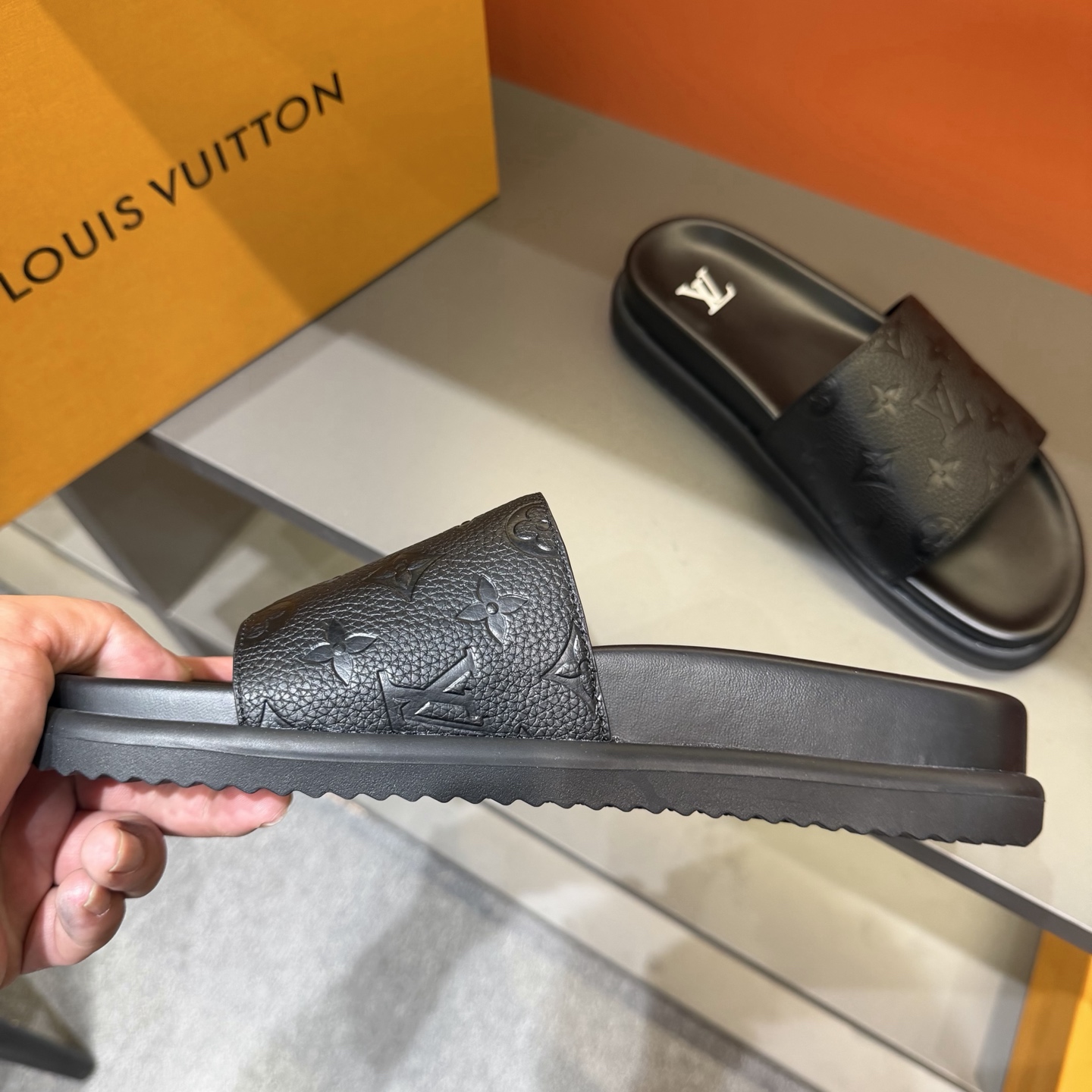 LV shoe