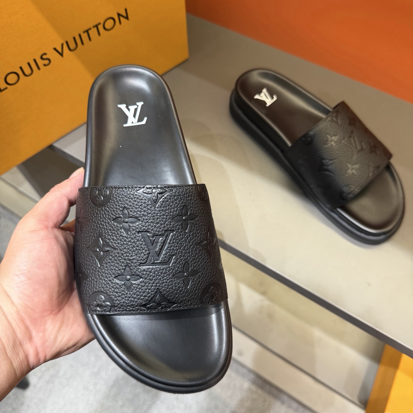 LV shoe