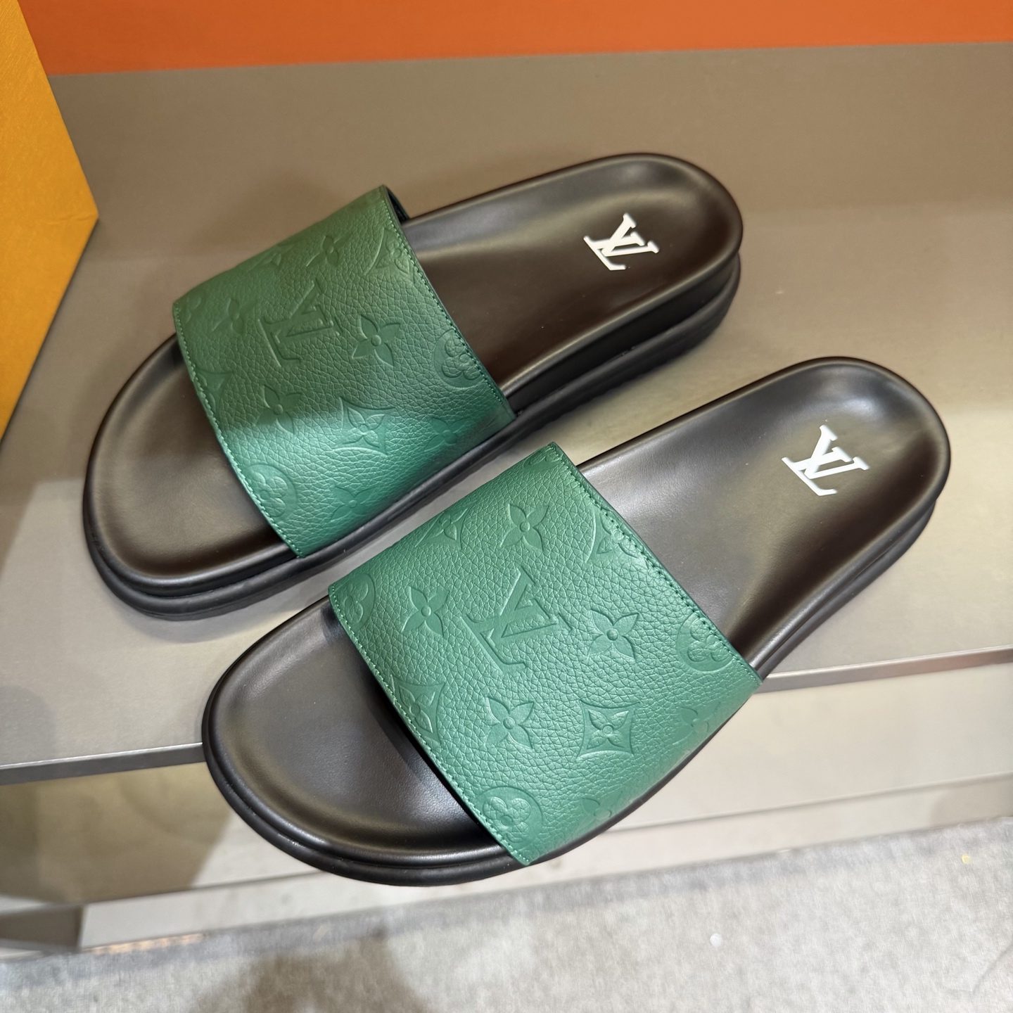 LV shoe