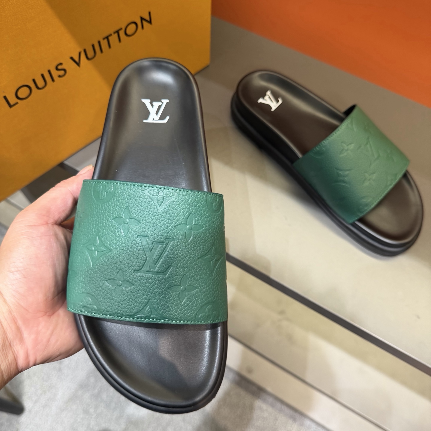 LV shoe