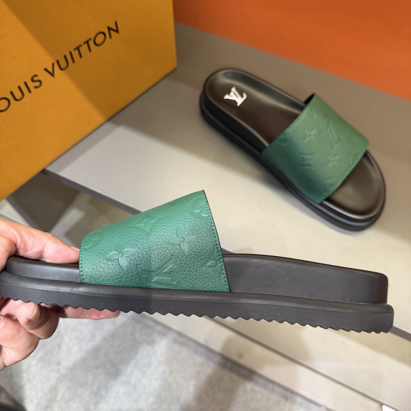 LV shoe