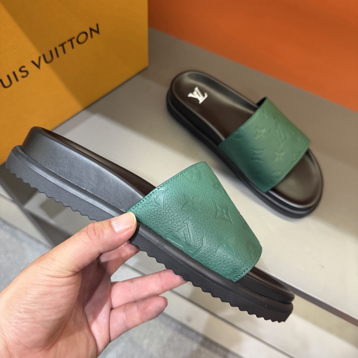 LV shoe