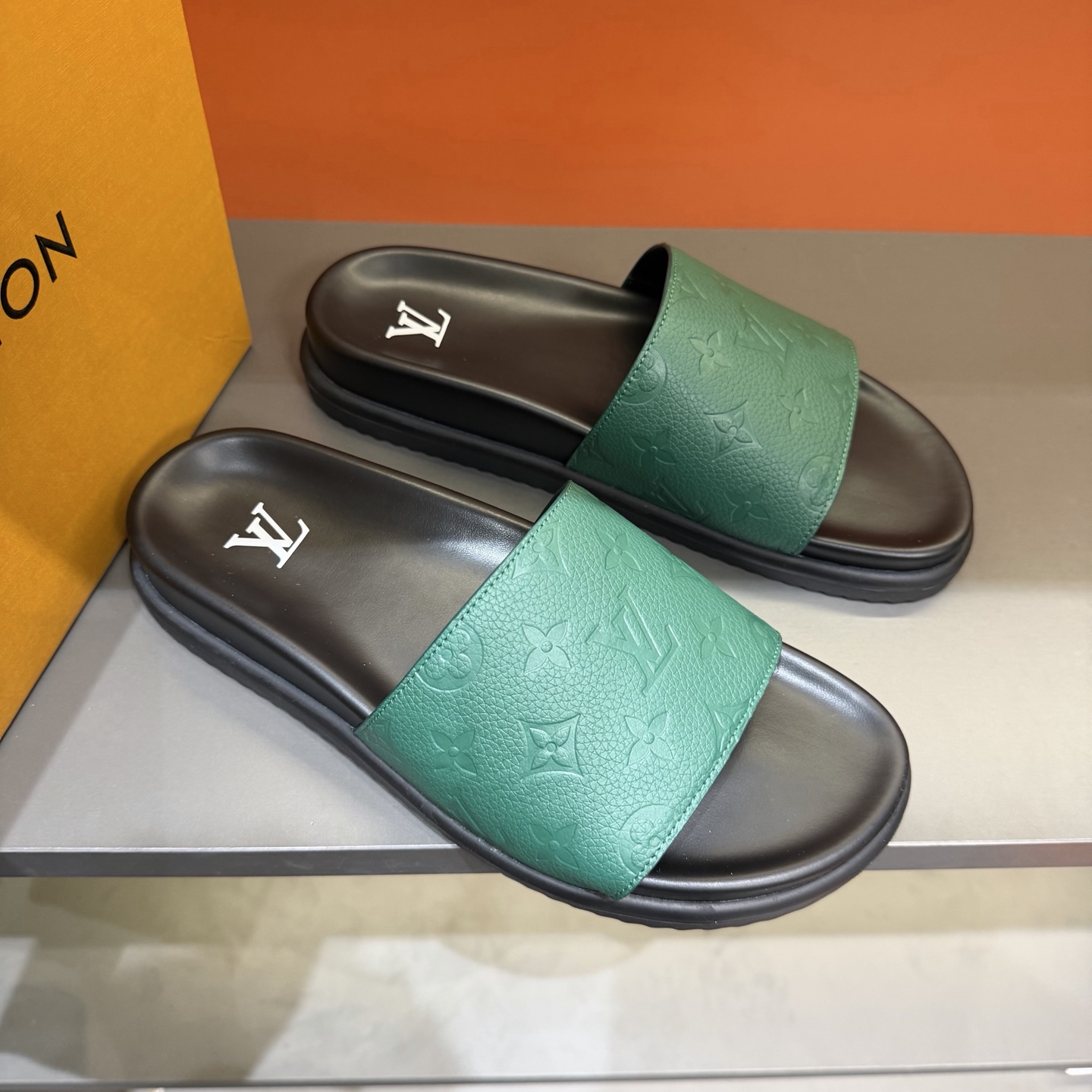 LV shoe