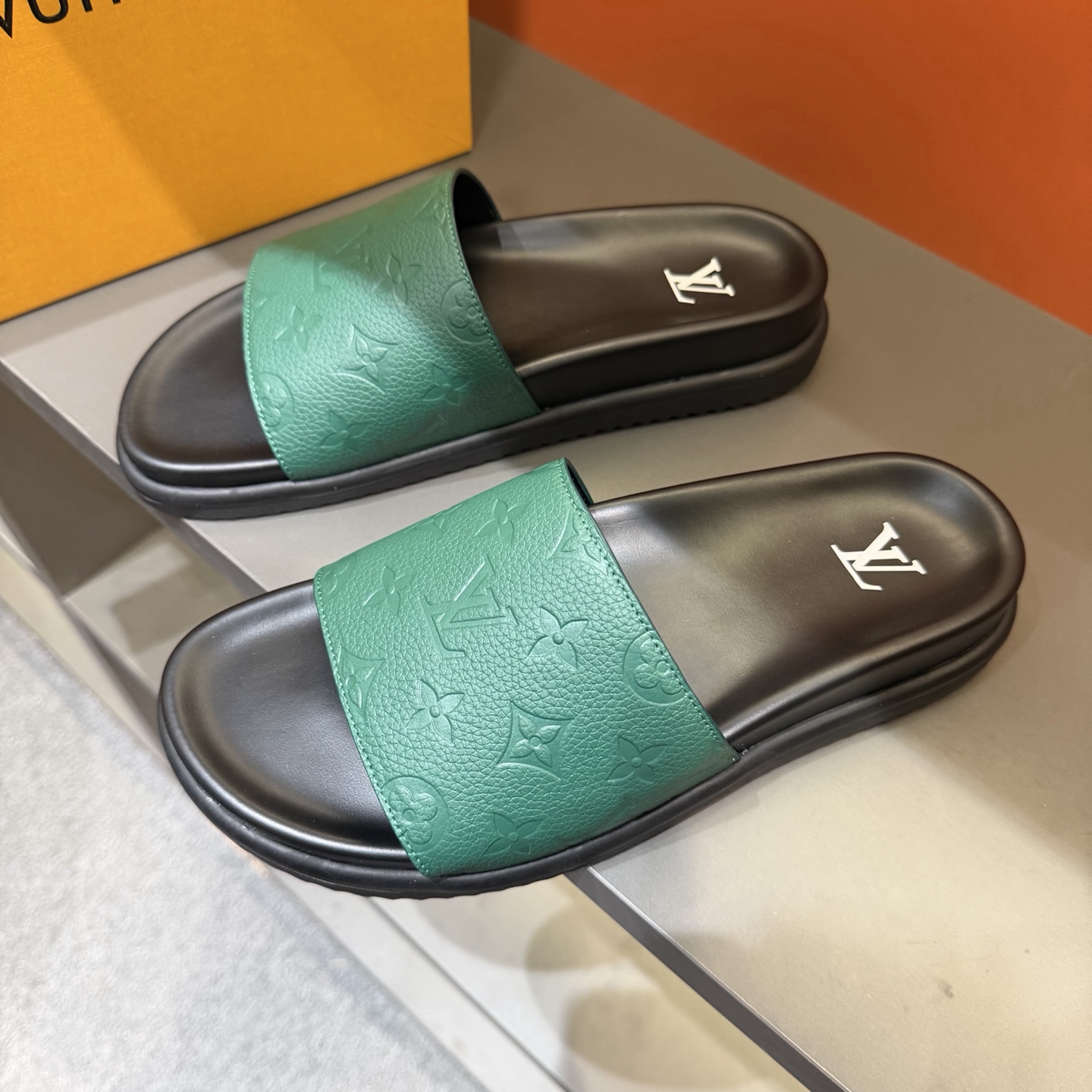 LV shoe