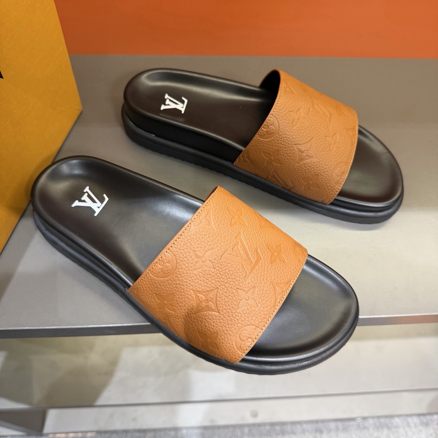 LV shoe