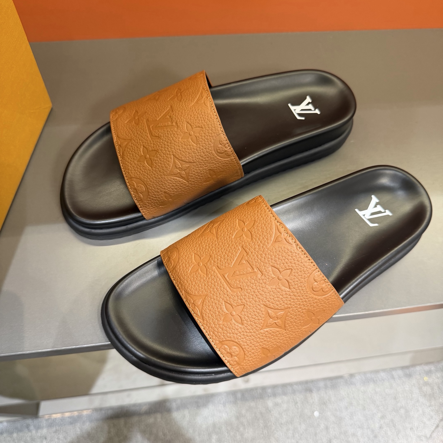 LV shoe