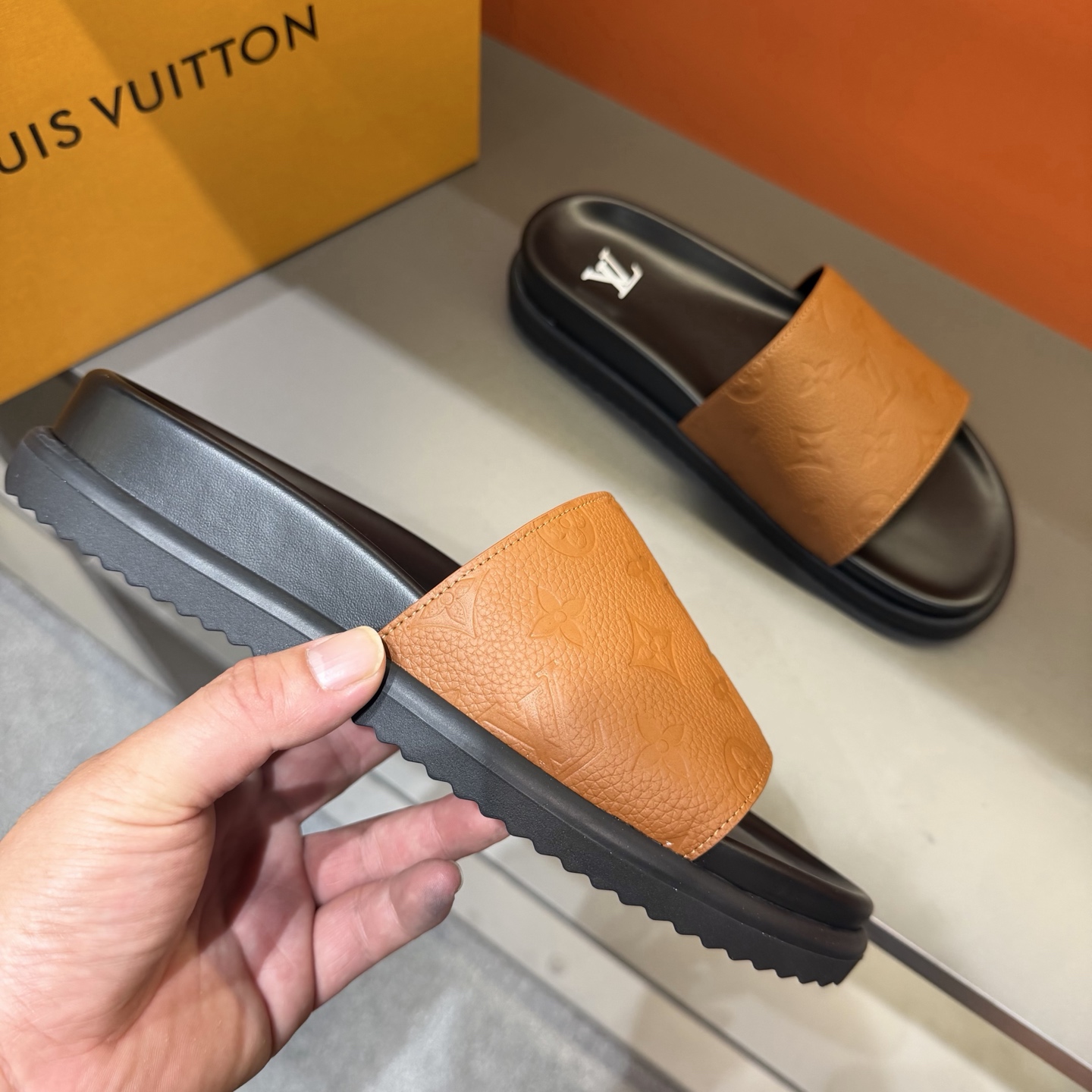 LV shoe