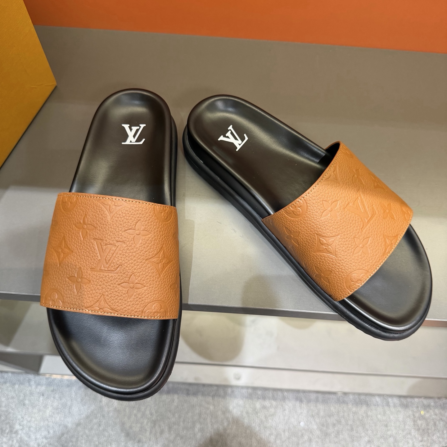 LV shoe