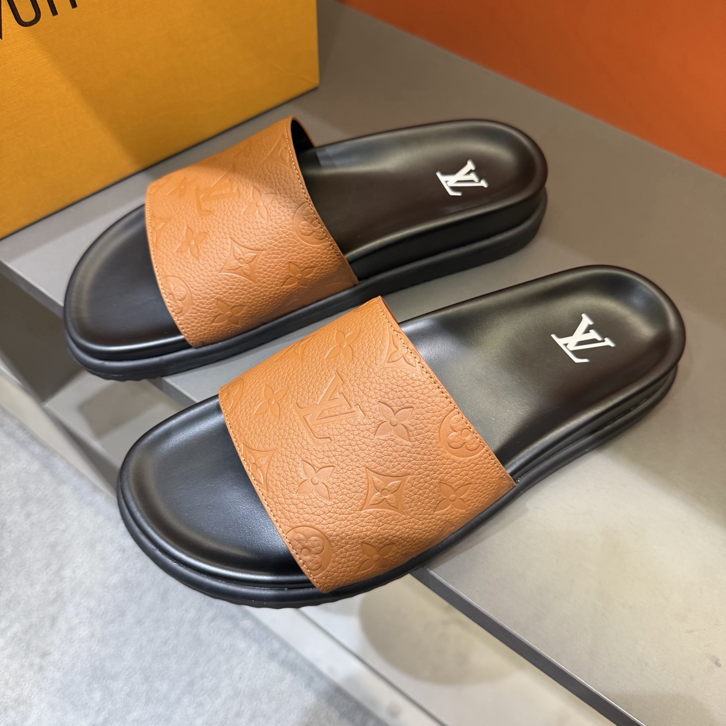 LV shoe