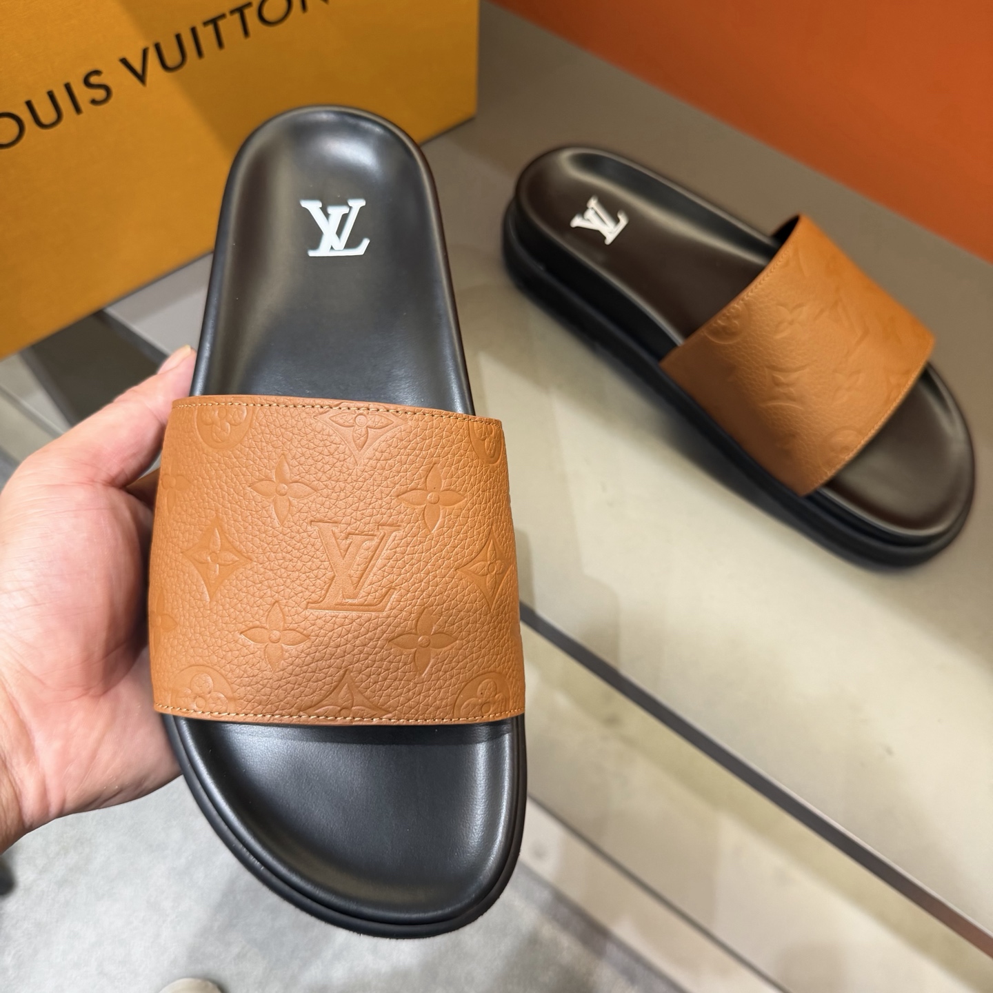 LV shoe
