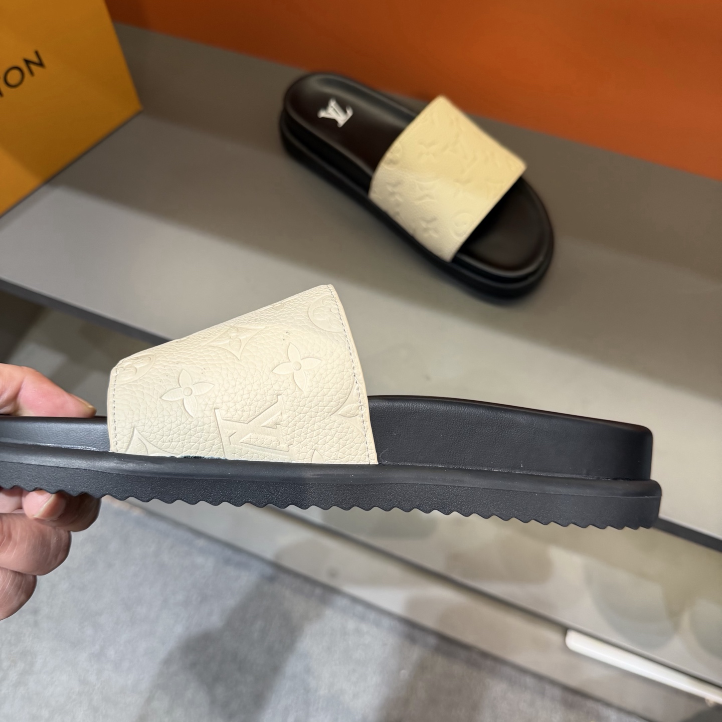 LV shoe