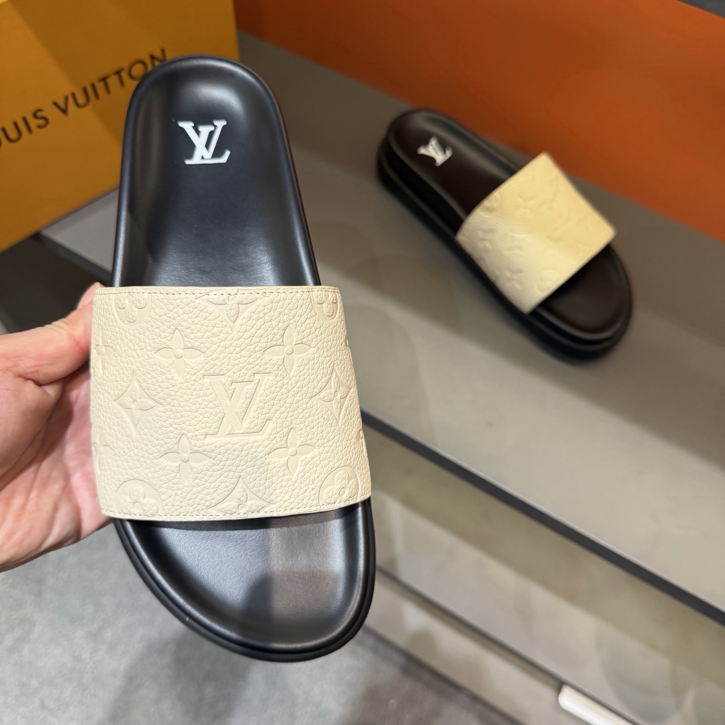 LV shoe
