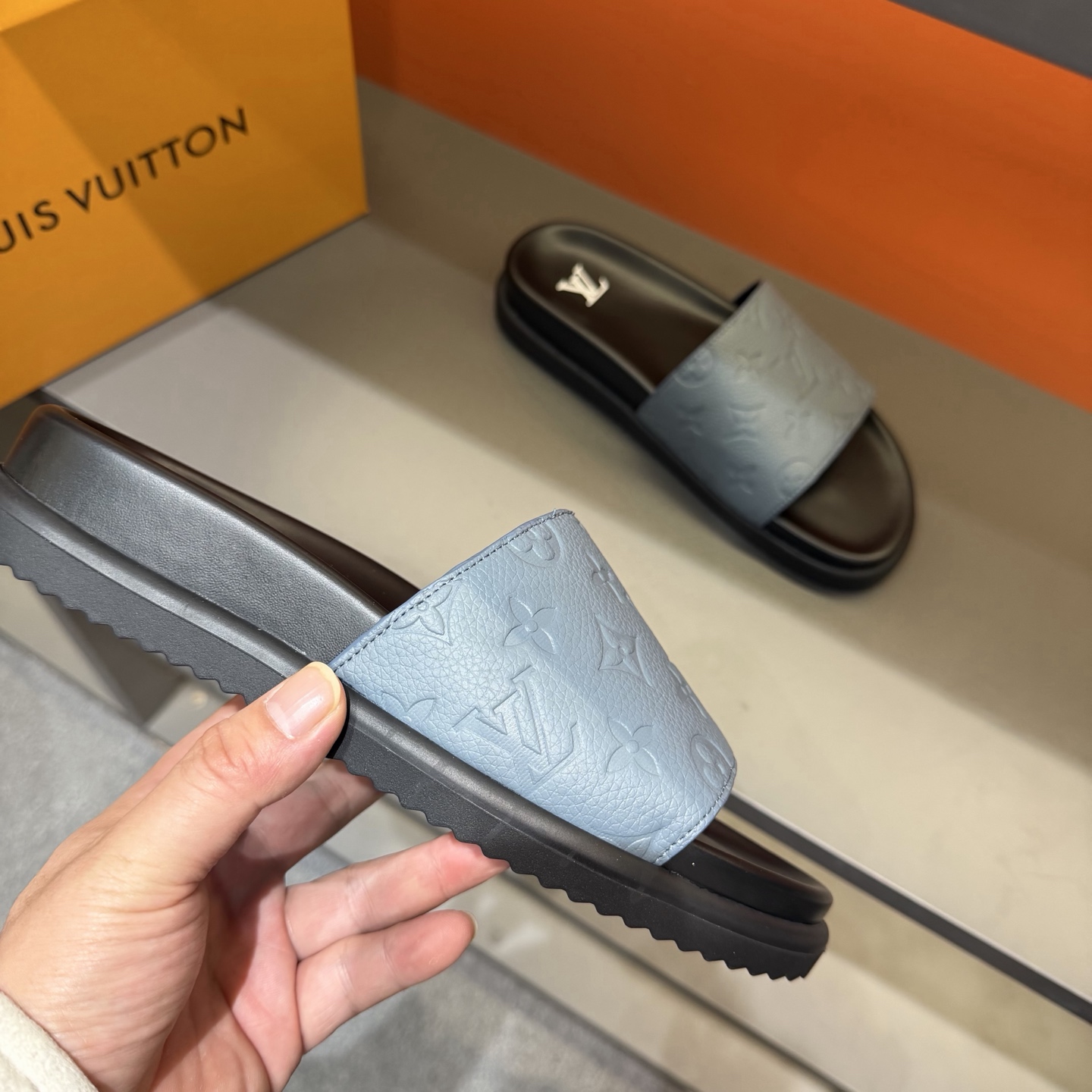 LV shoe