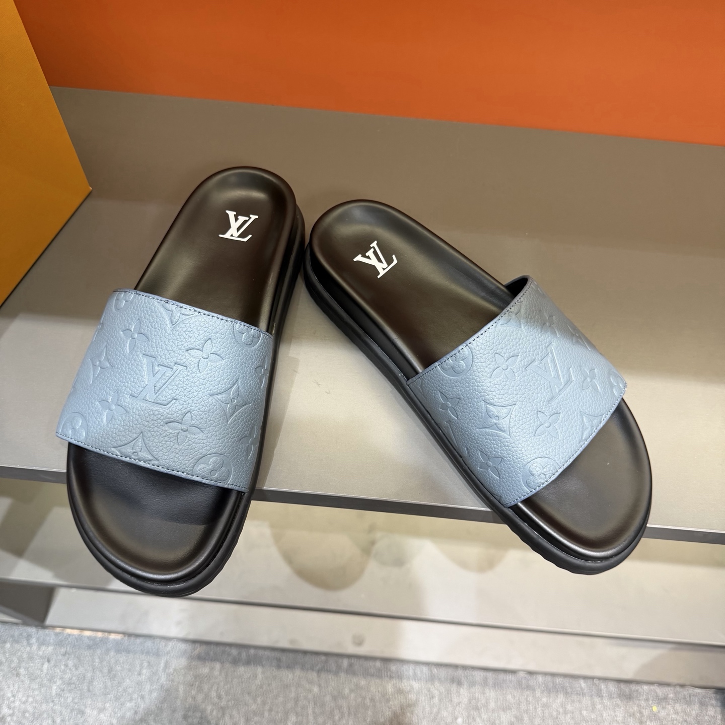 LV shoe