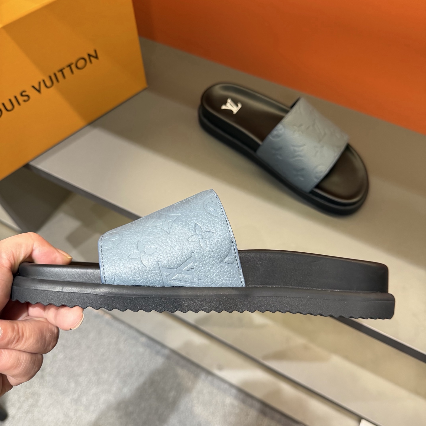 LV shoe