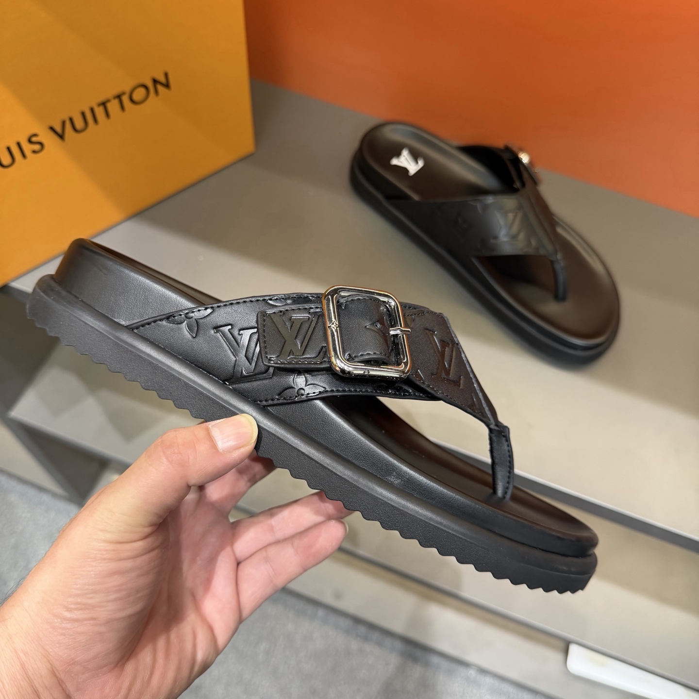 LV shoe
