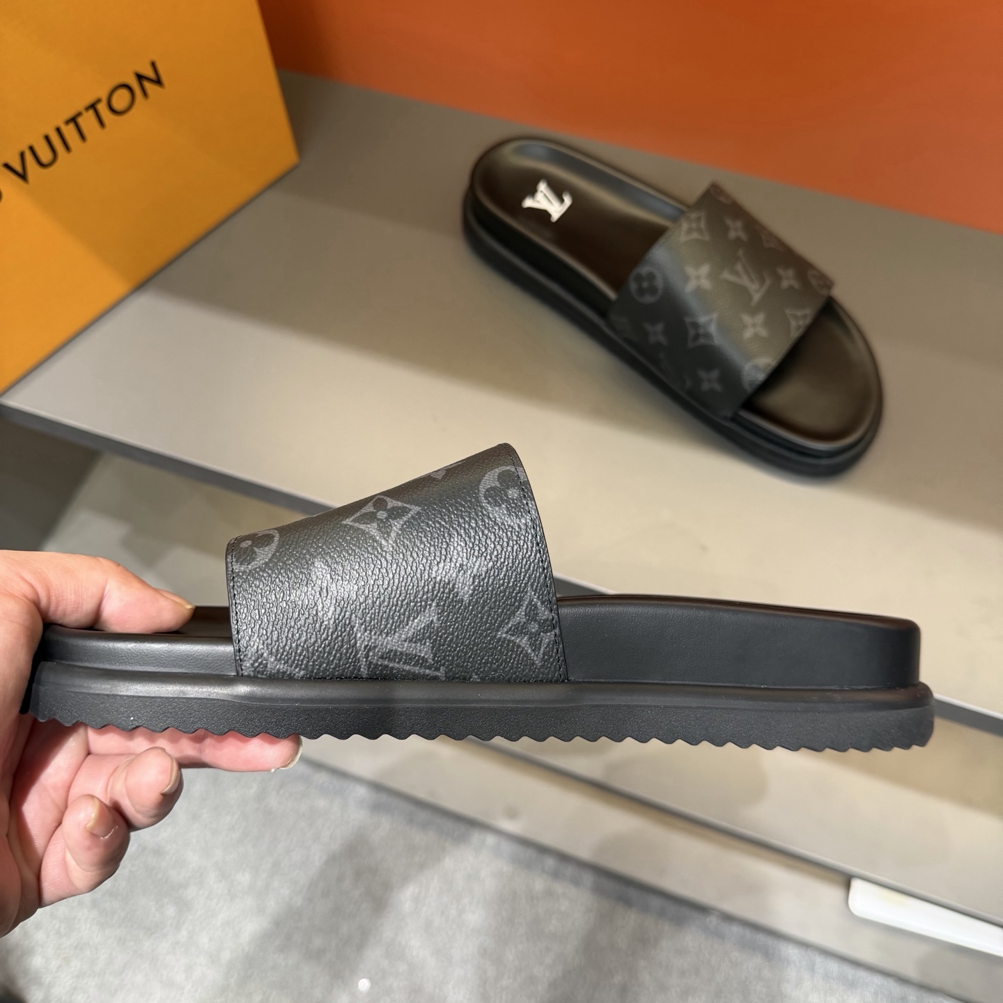 LV shoe