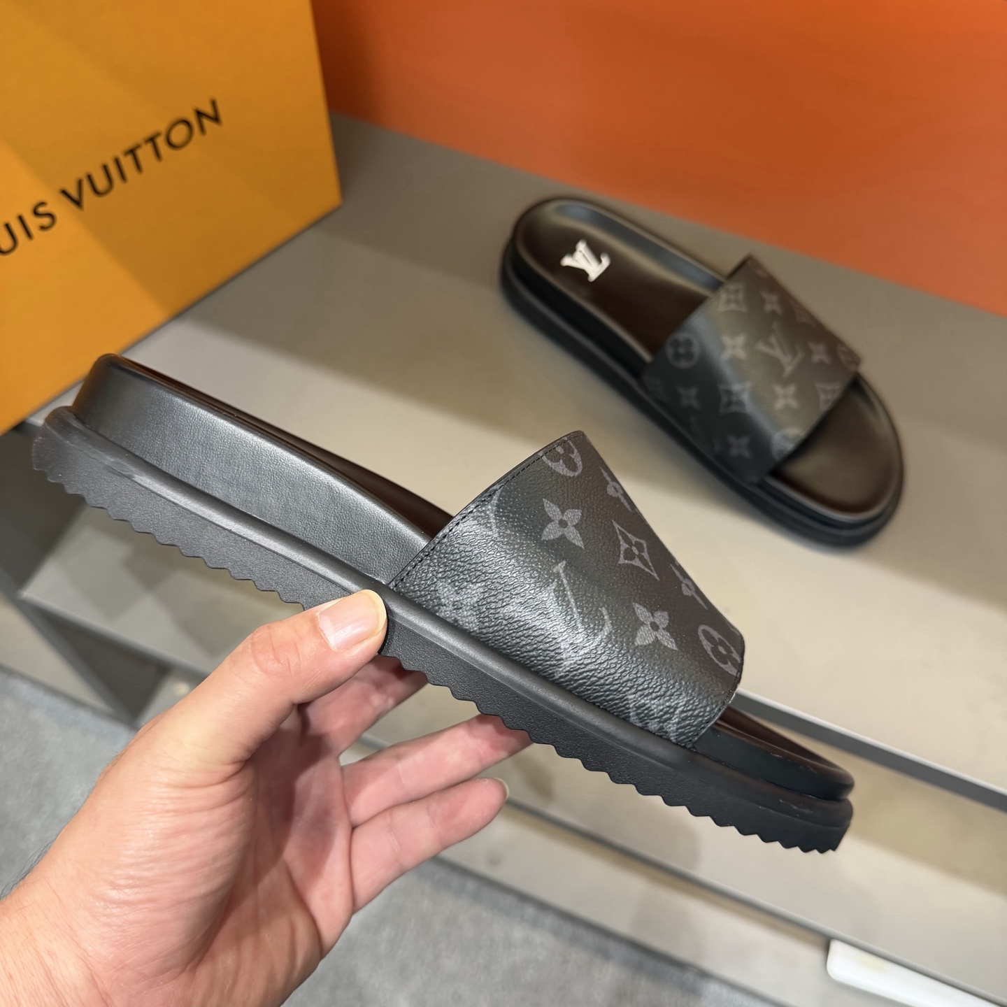 LV shoe