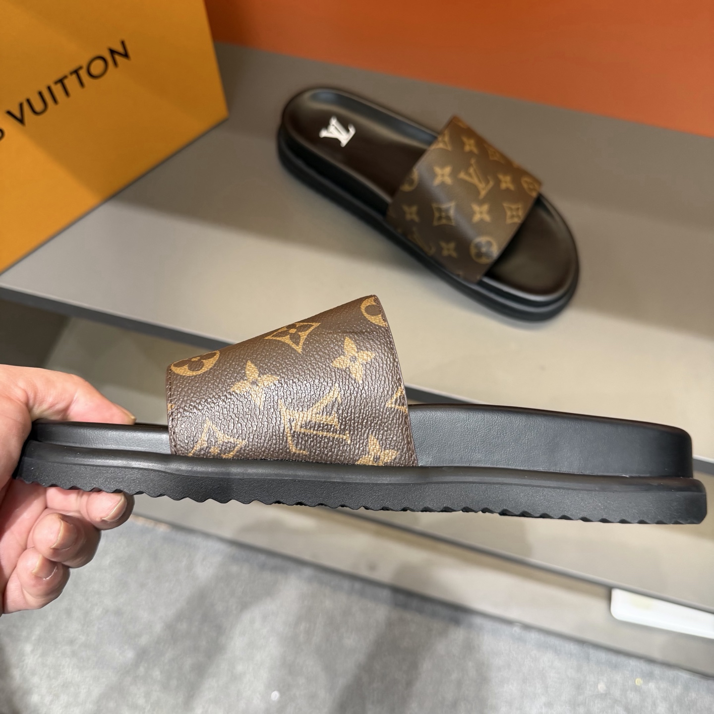 LV shoe