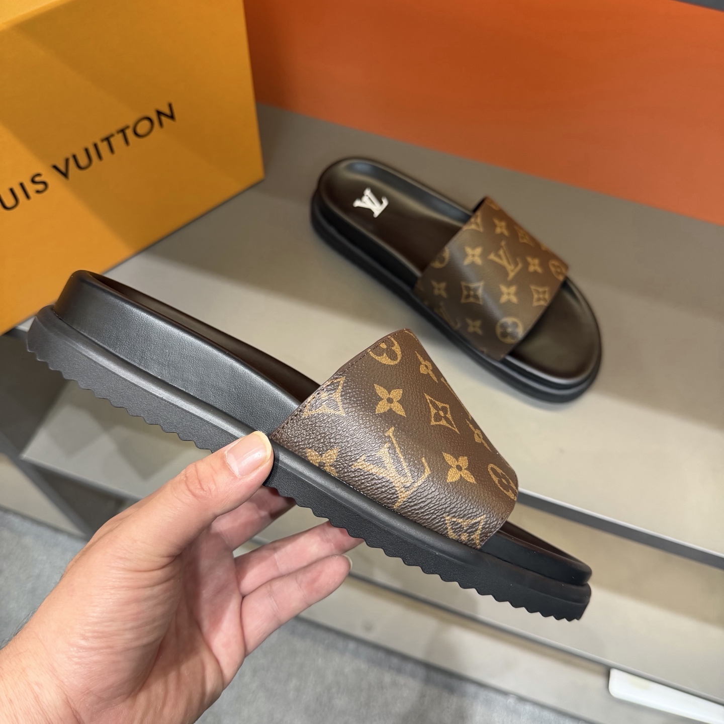 LV shoe