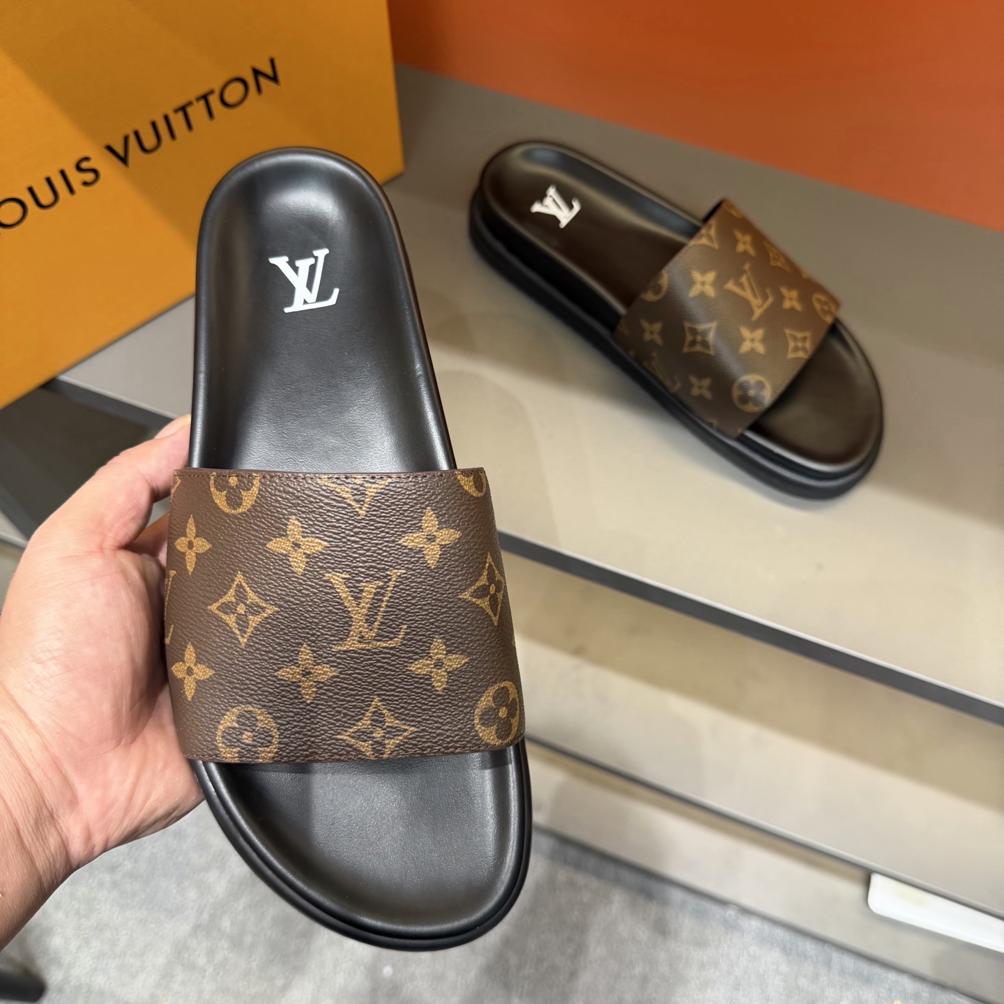 LV shoe