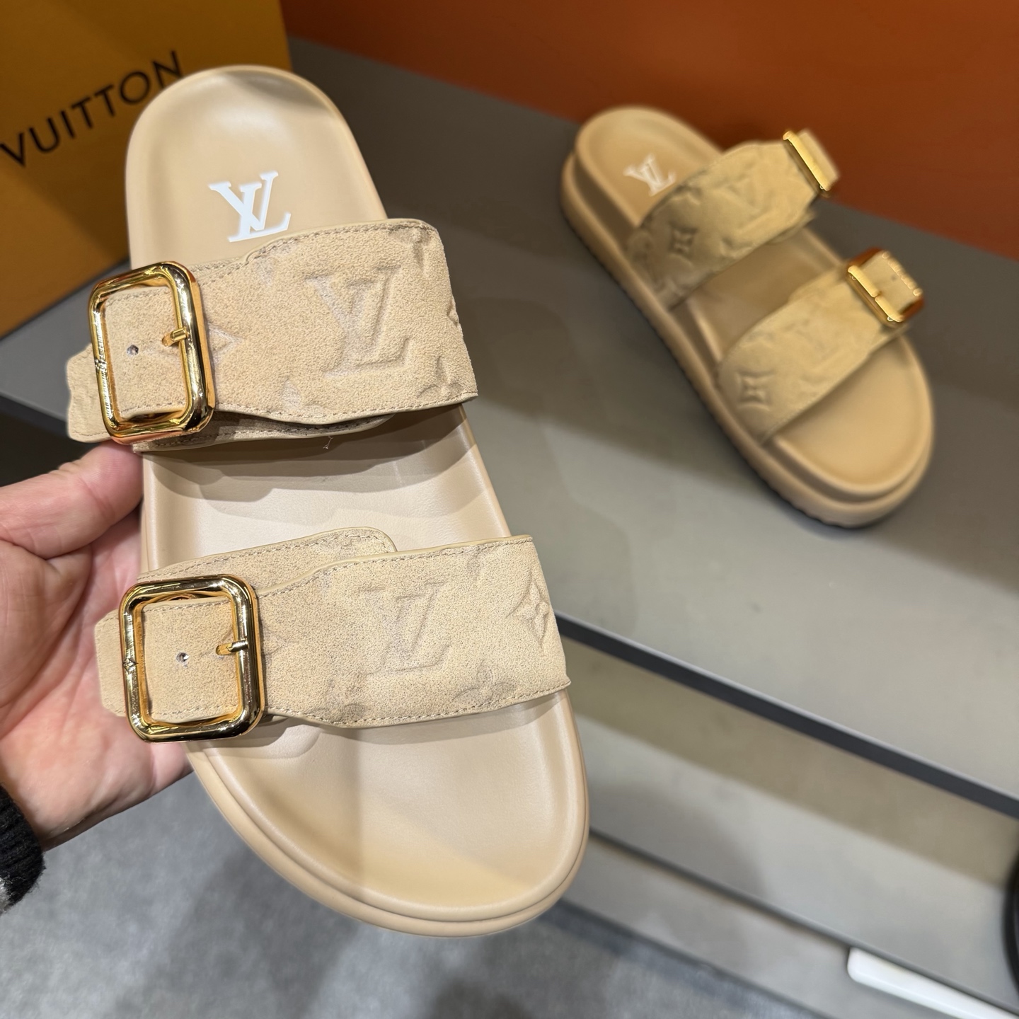 LV shoe