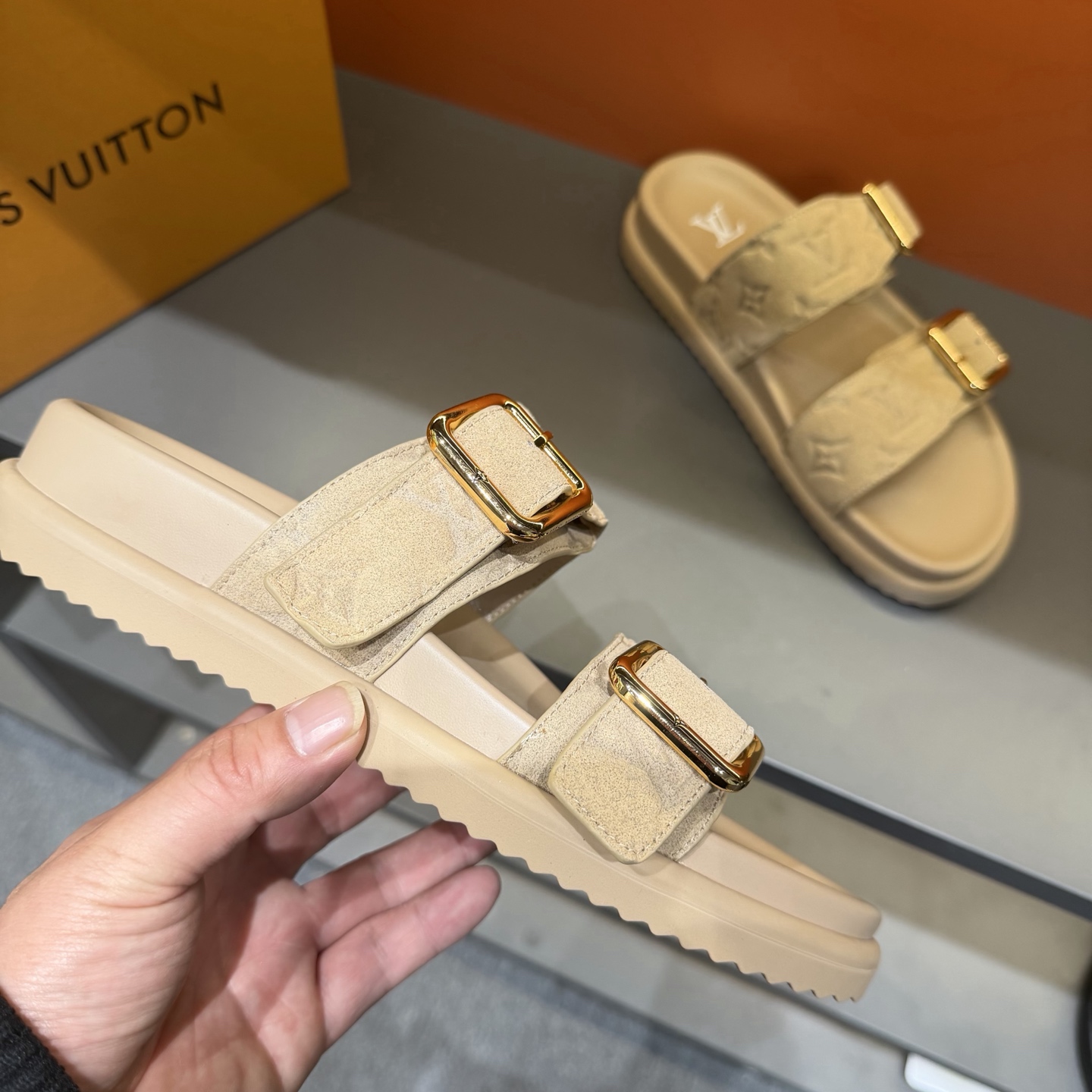 LV shoe