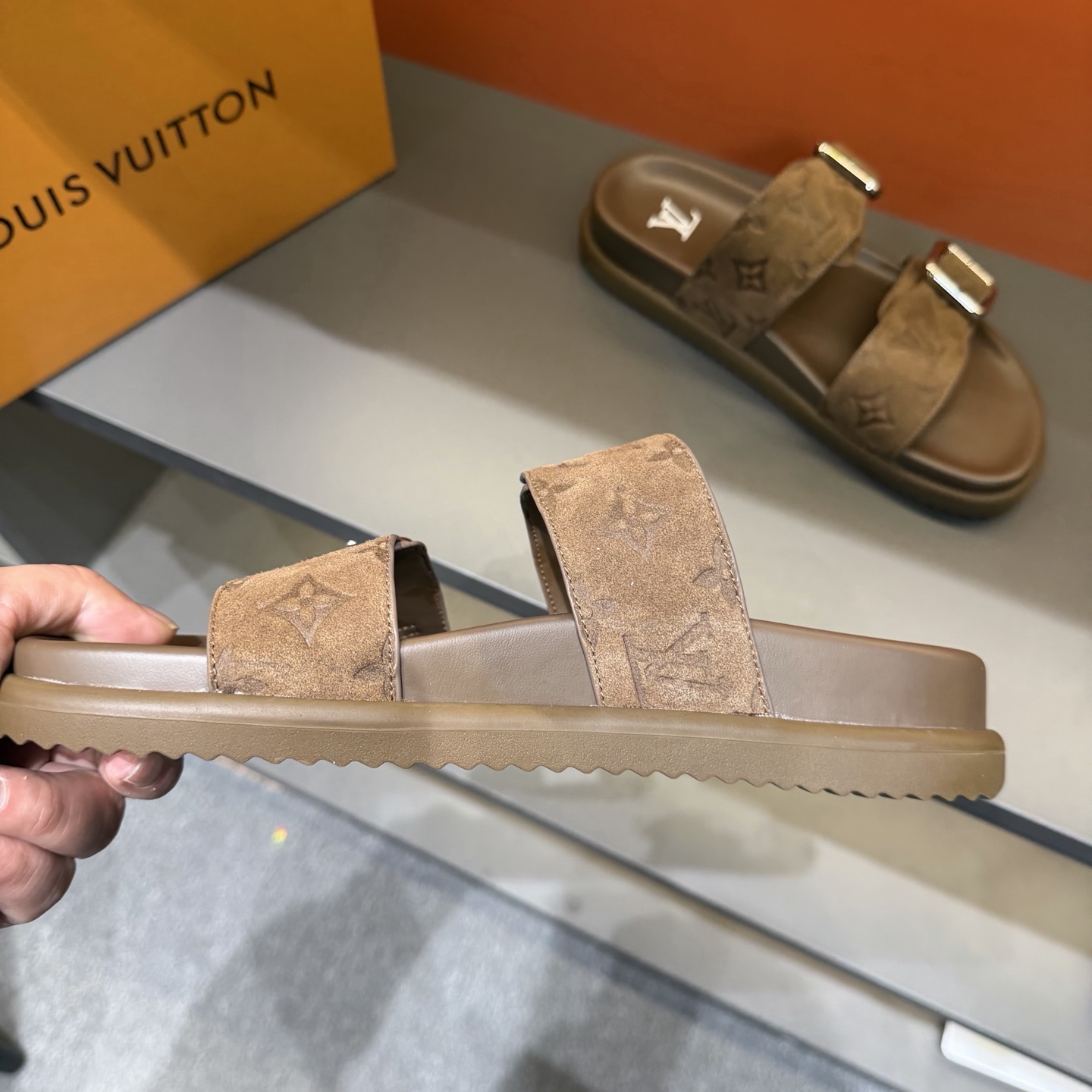 LV shoe