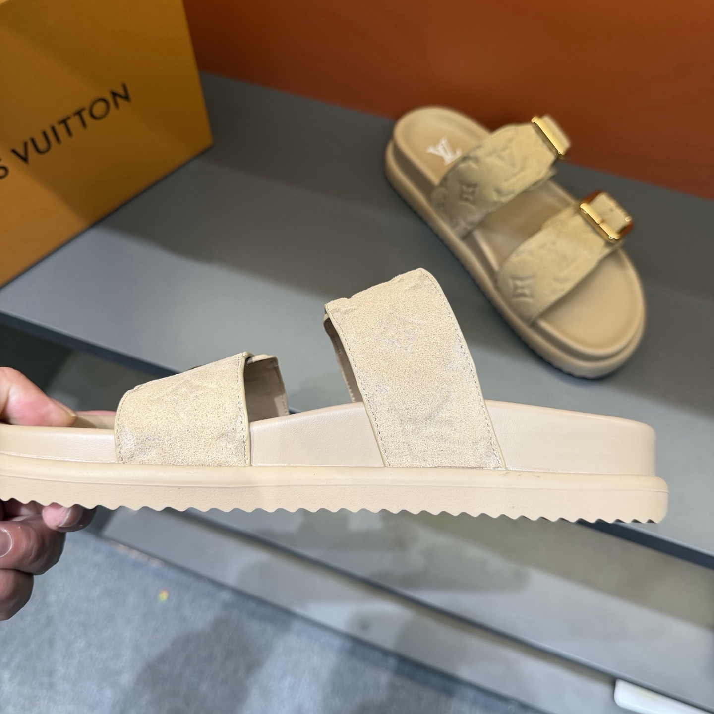 LV shoe