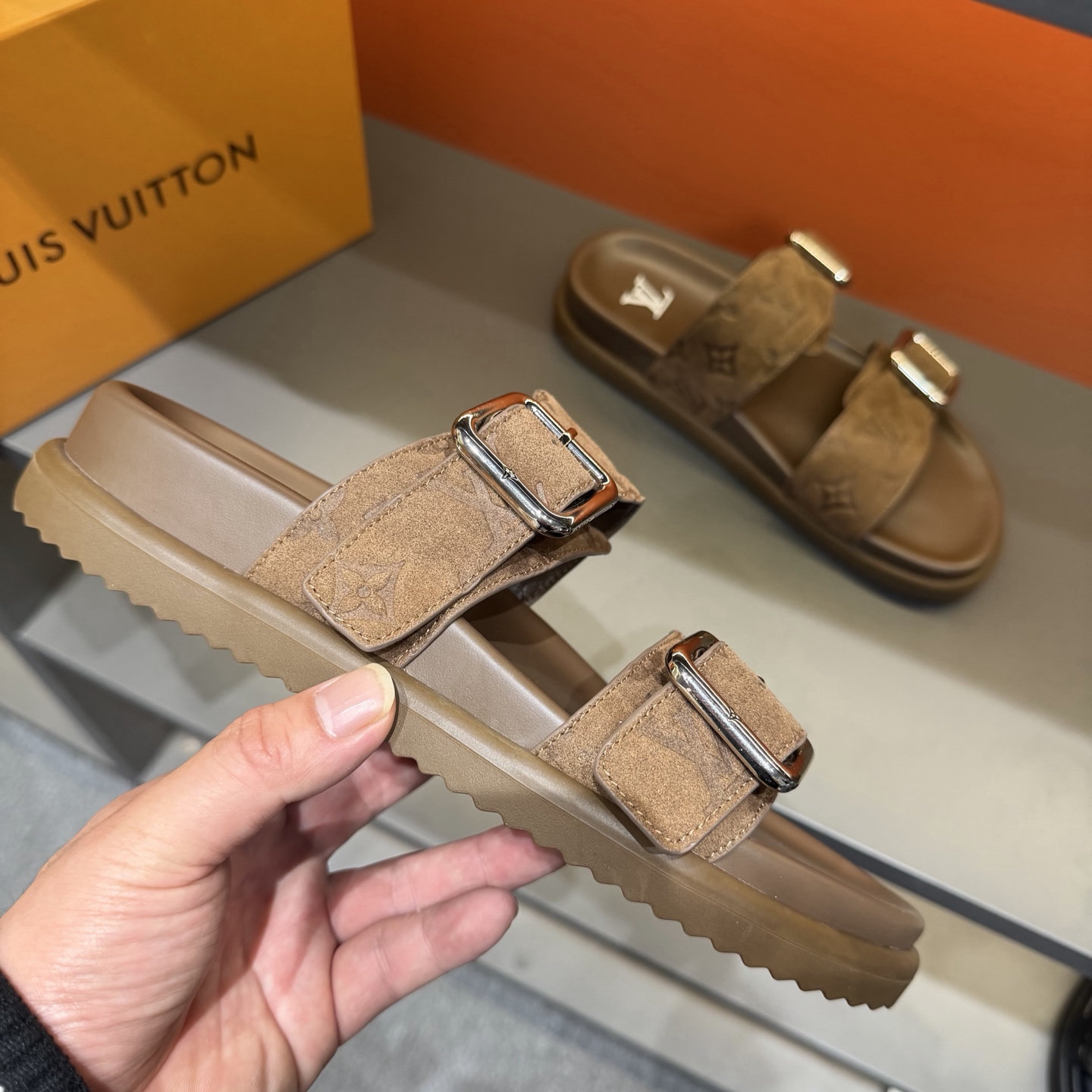 LV shoe