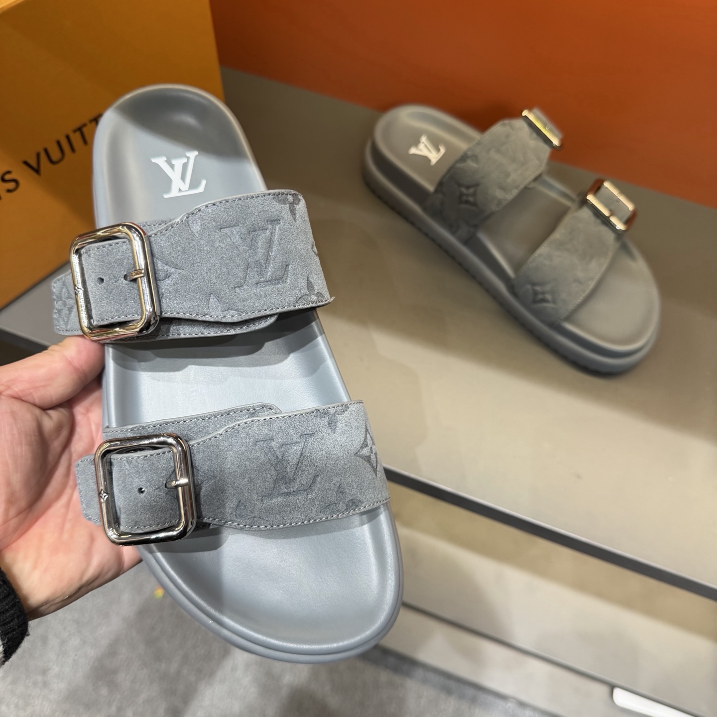 LV shoe