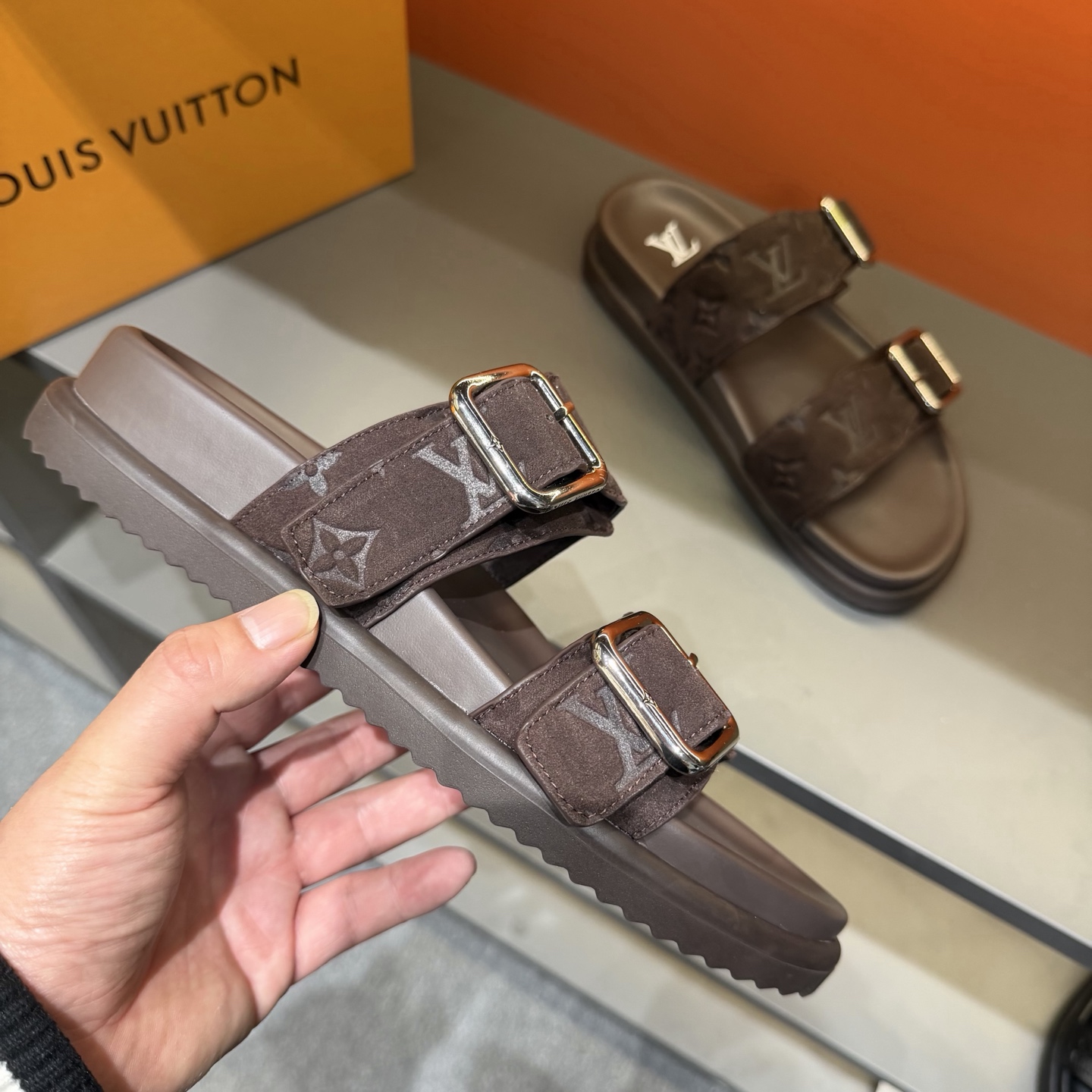 LV shoe