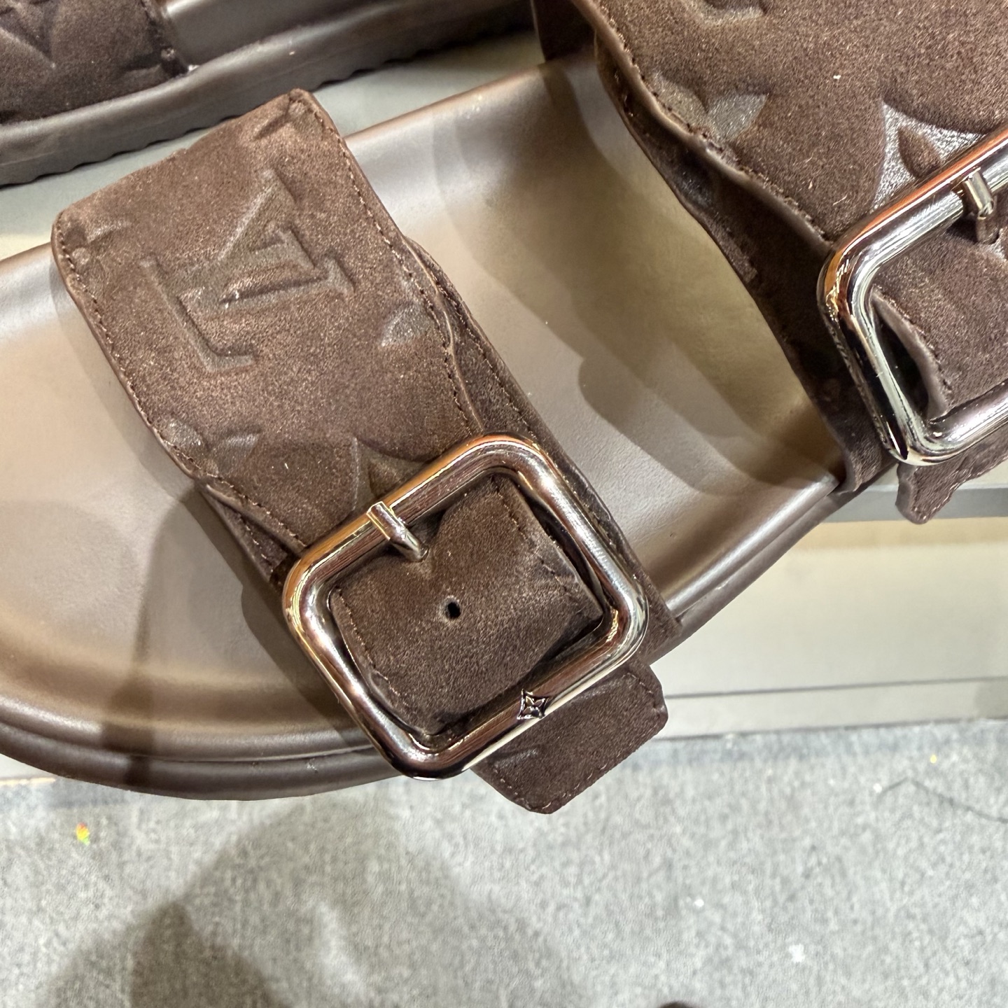 LV shoe