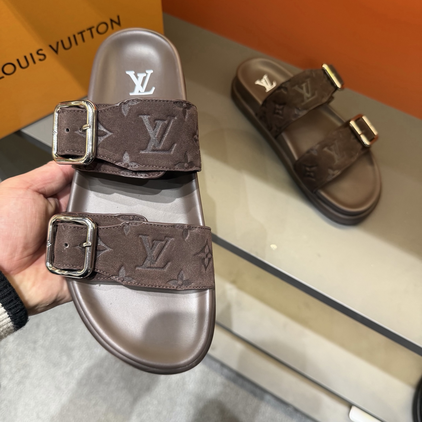 LV shoe
