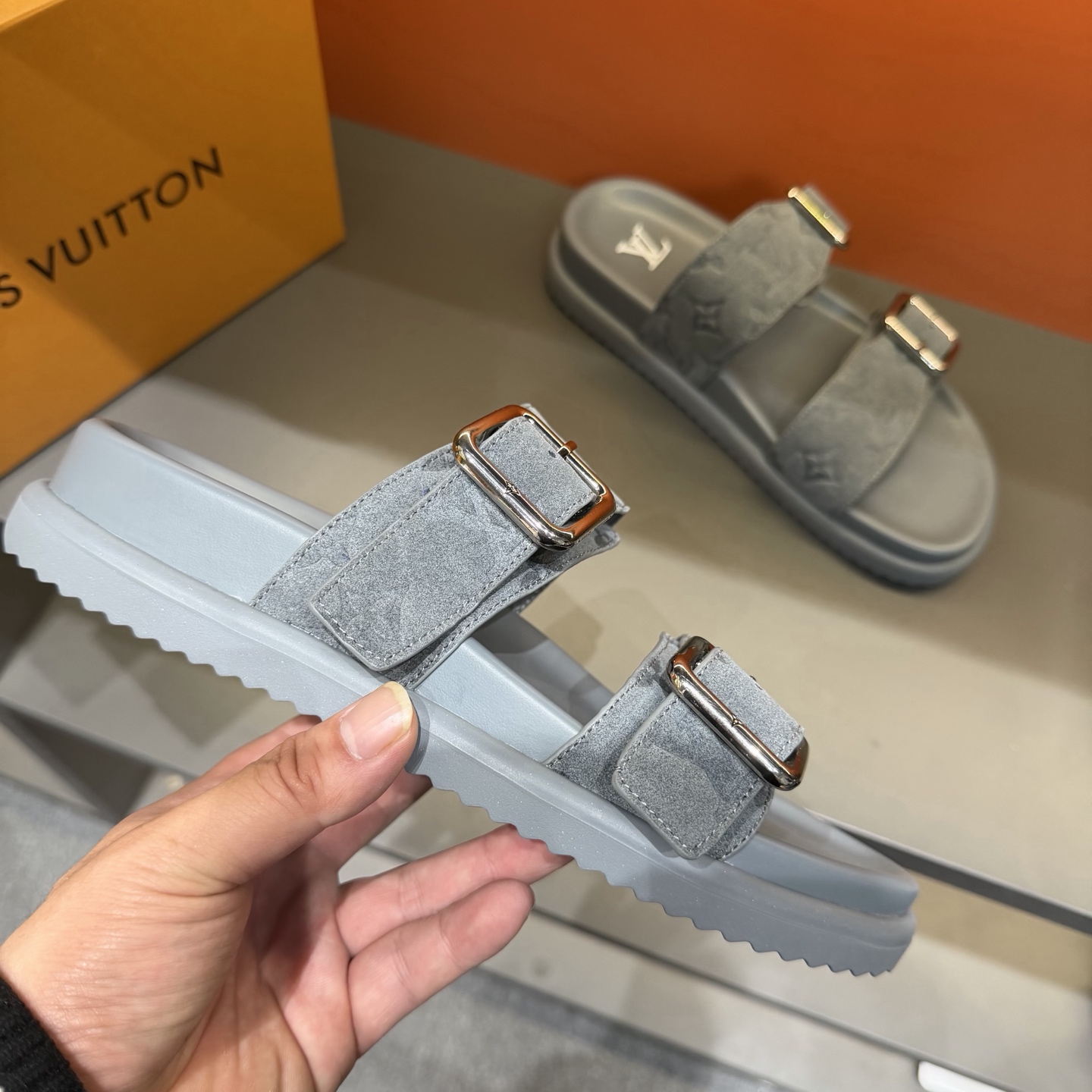 LV shoe