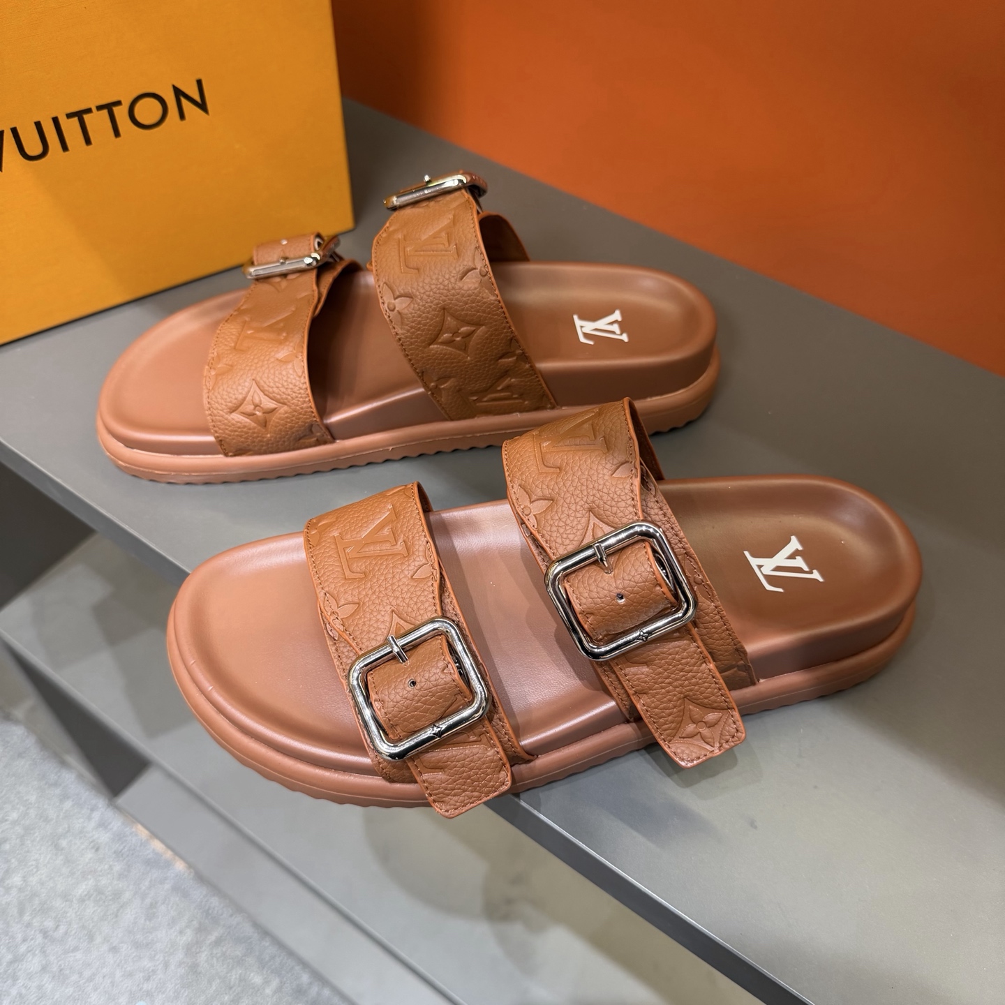 LV shoe