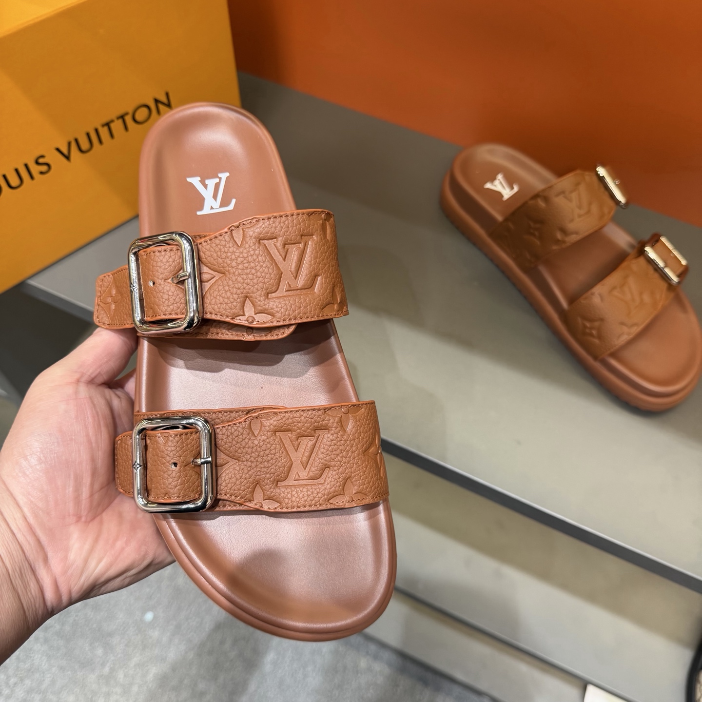 LV shoe