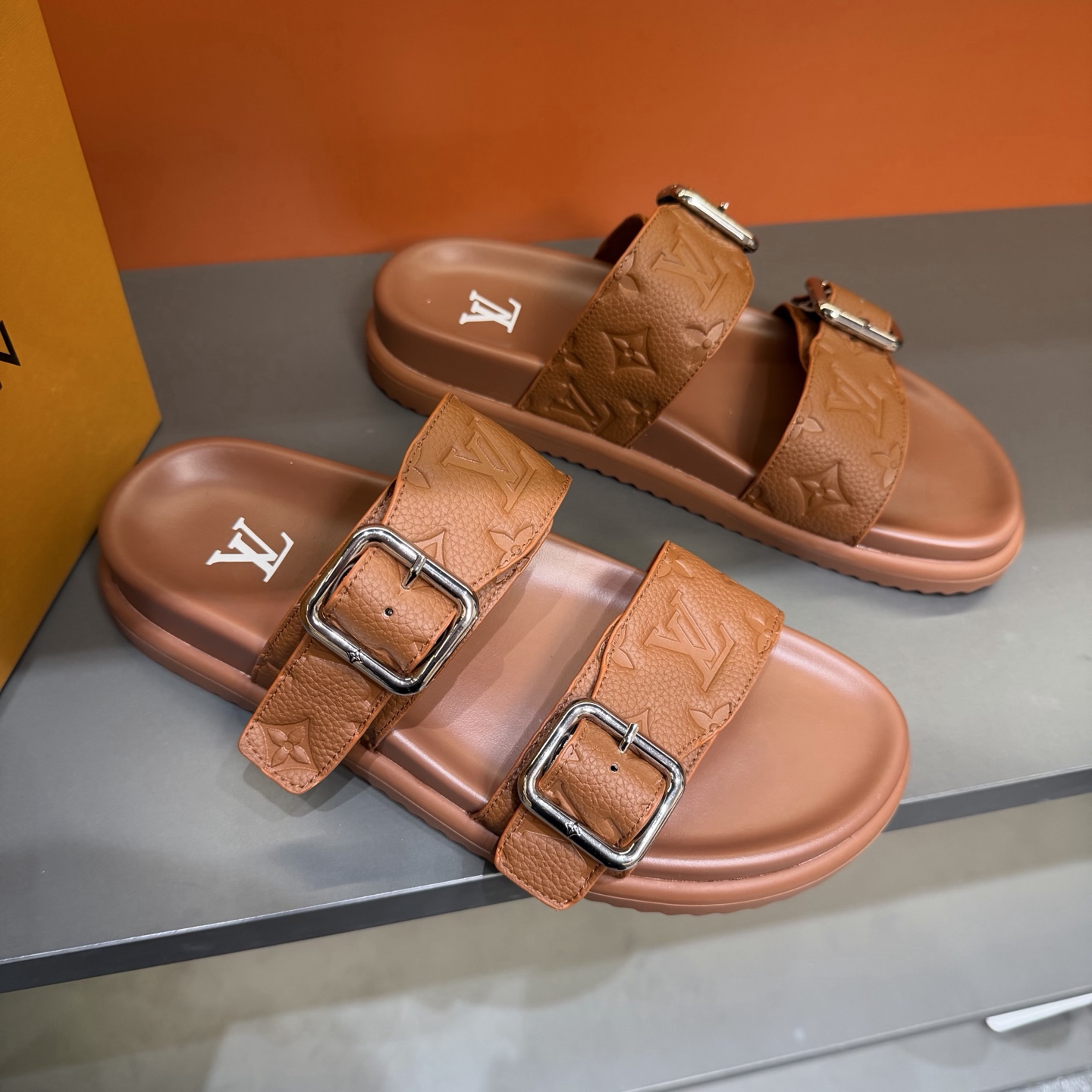LV shoe