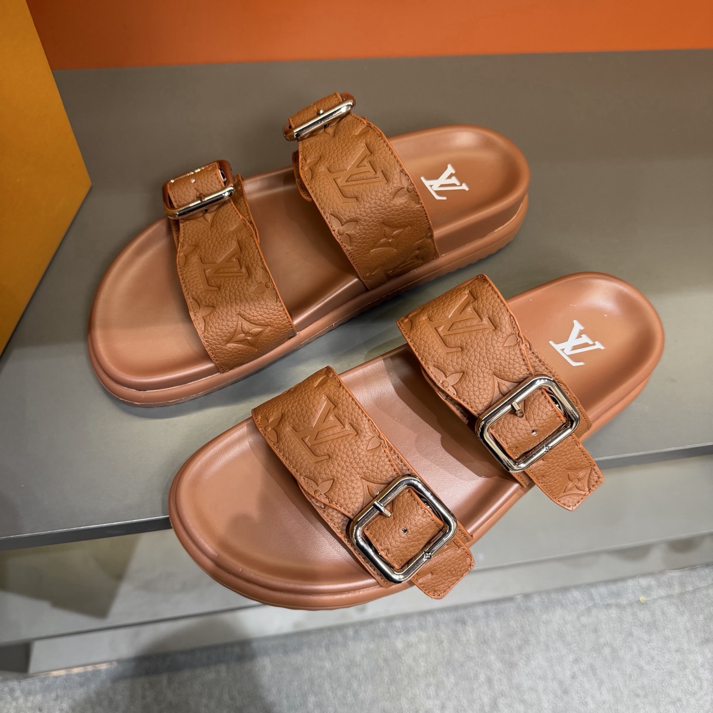 LV shoe