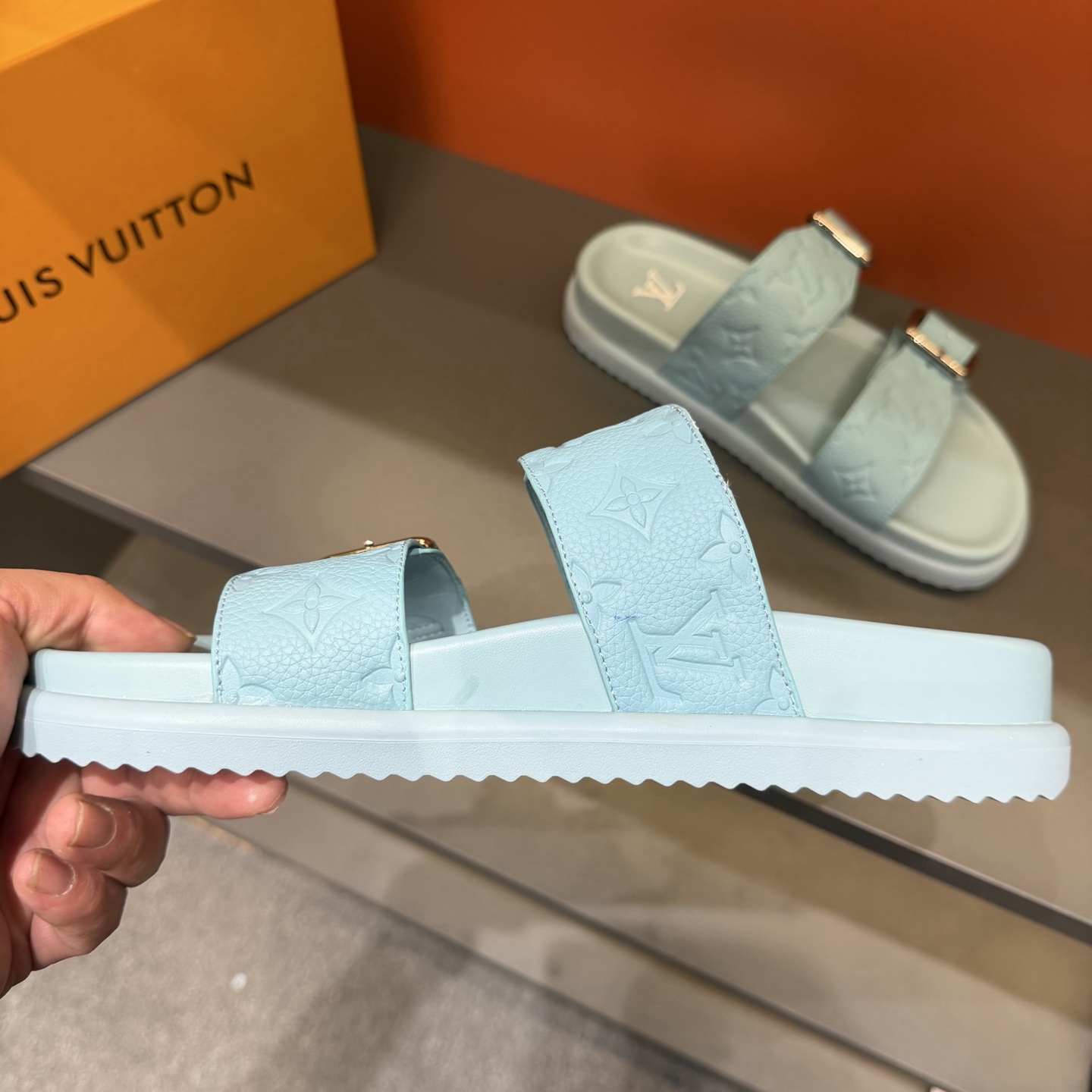 LV shoe