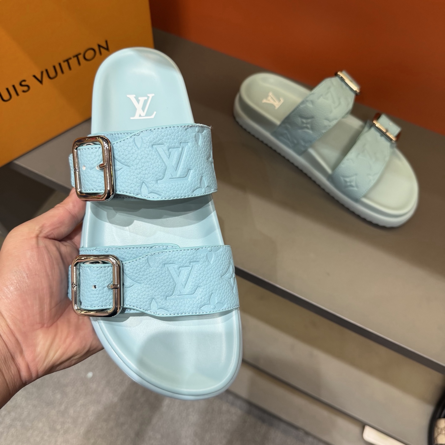 LV shoe