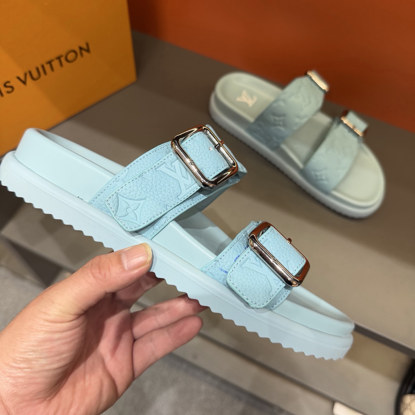 LV shoe